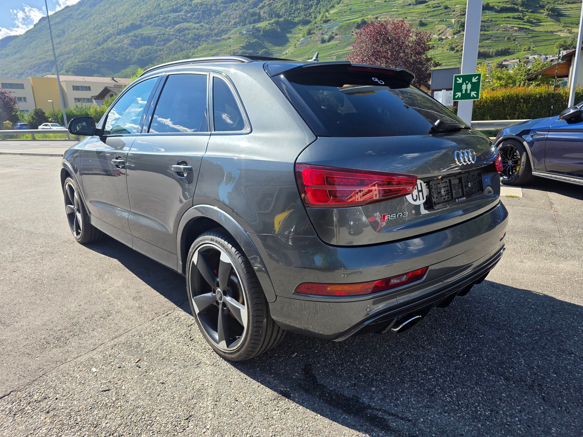 AUDI RS Q3 2.5 TFSI performance quattro S-tronic-image-3