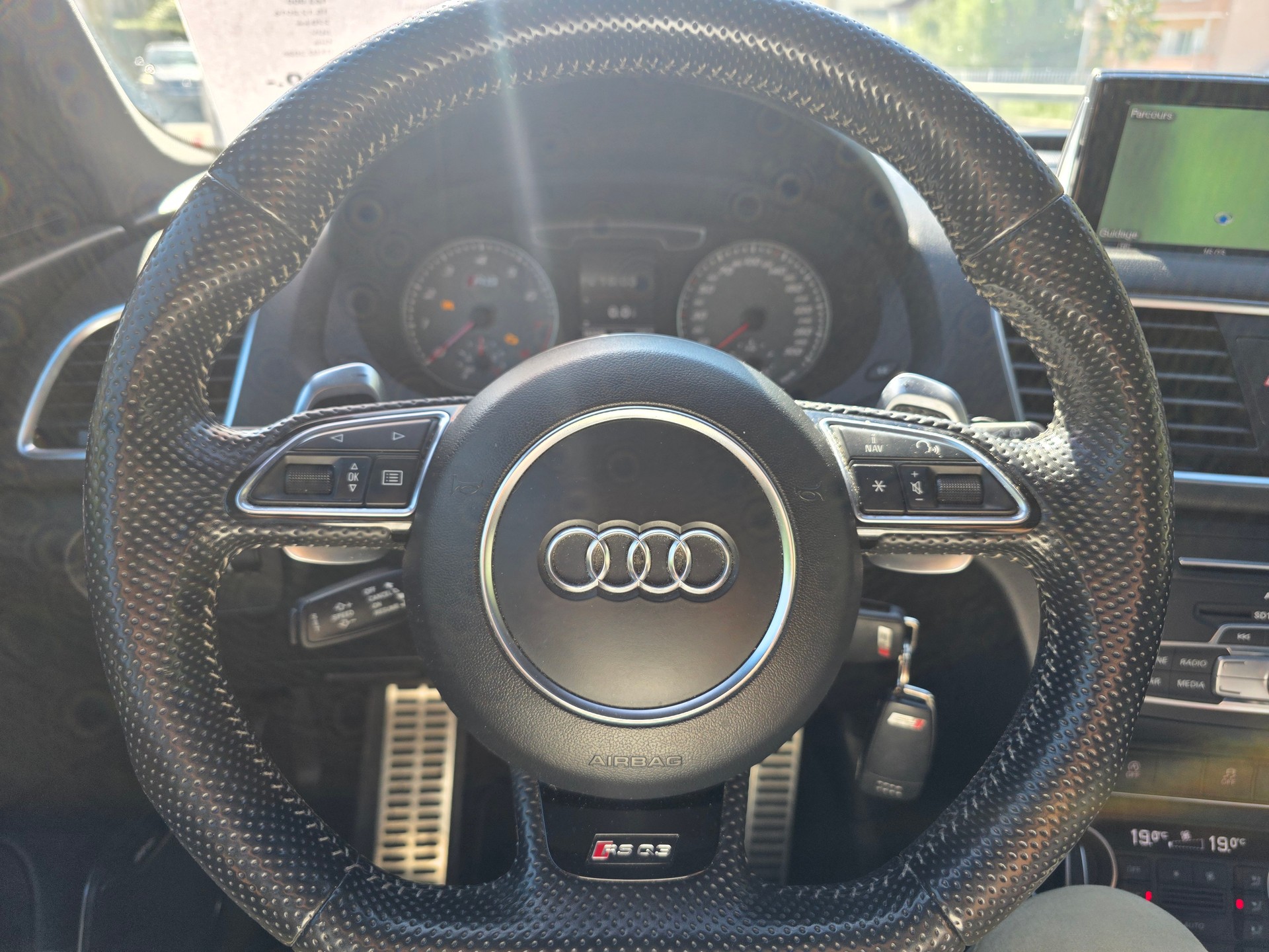 AUDI RS Q3 2.5 TFSI performance quattro S-tronic-image-5