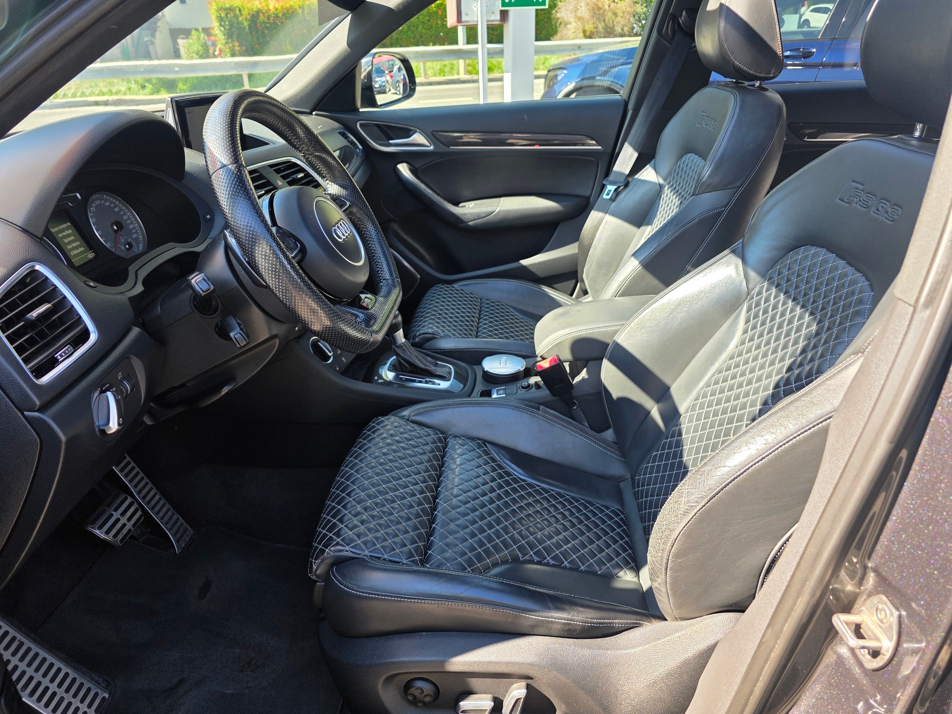AUDI RS Q3 2.5 TFSI performance quattro S-tronic-image-9