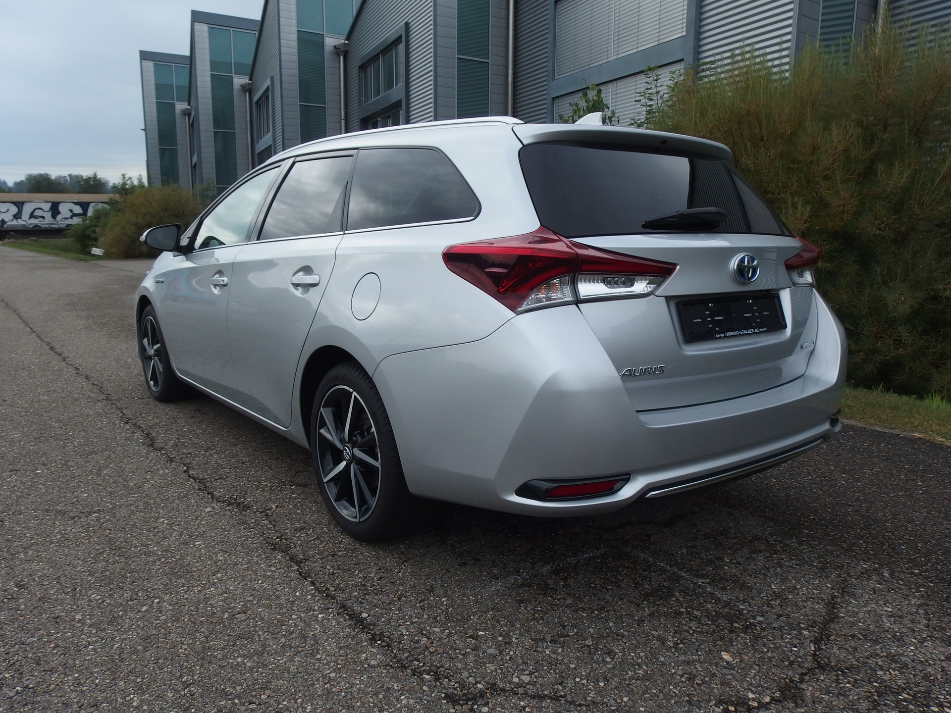 TOYOTA Auris Touring Sports 1.8 HSD Trend e-CVT-image-1