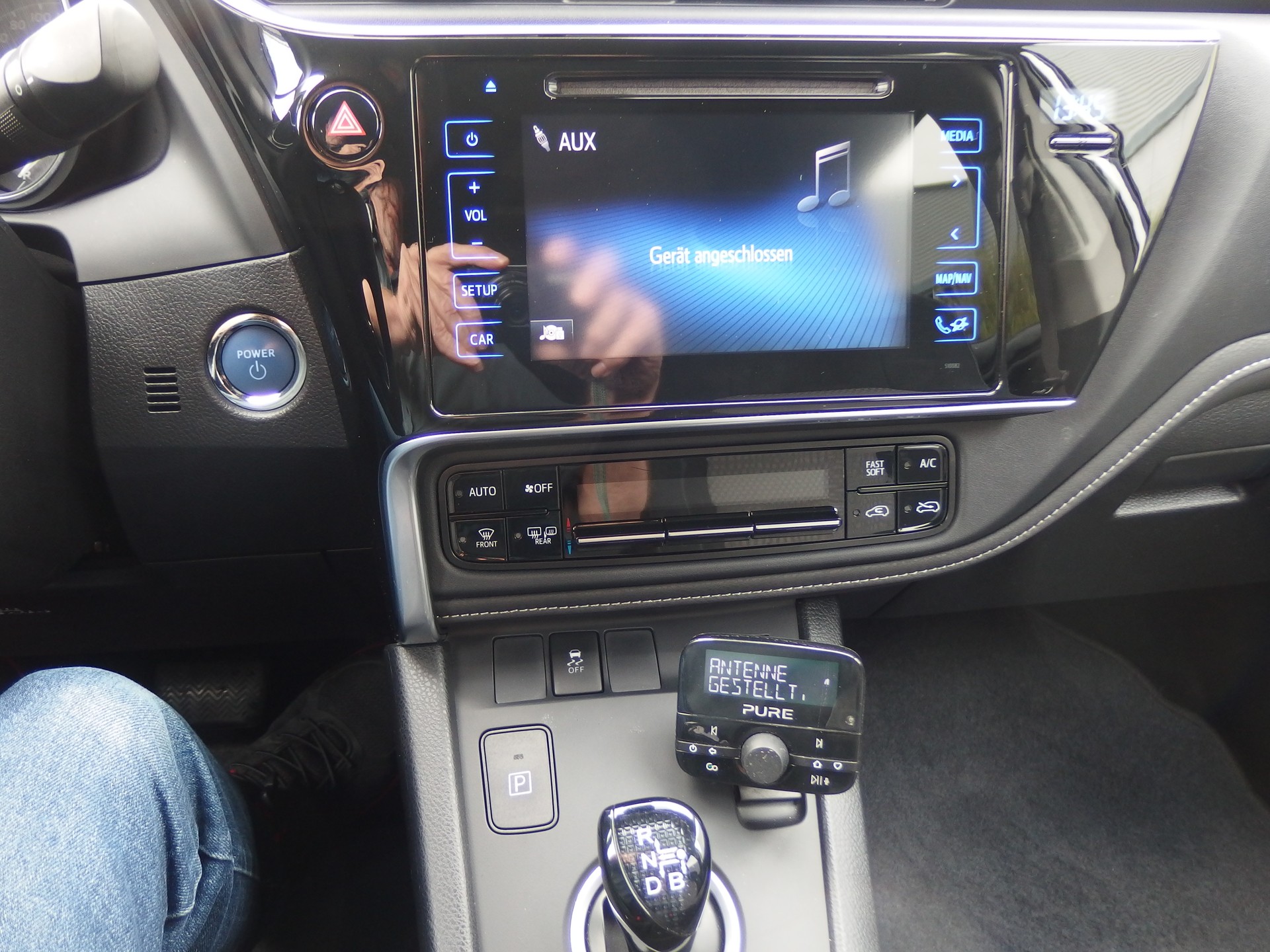 TOYOTA Auris Touring Sports 1.8 HSD Trend e-CVT-image-8