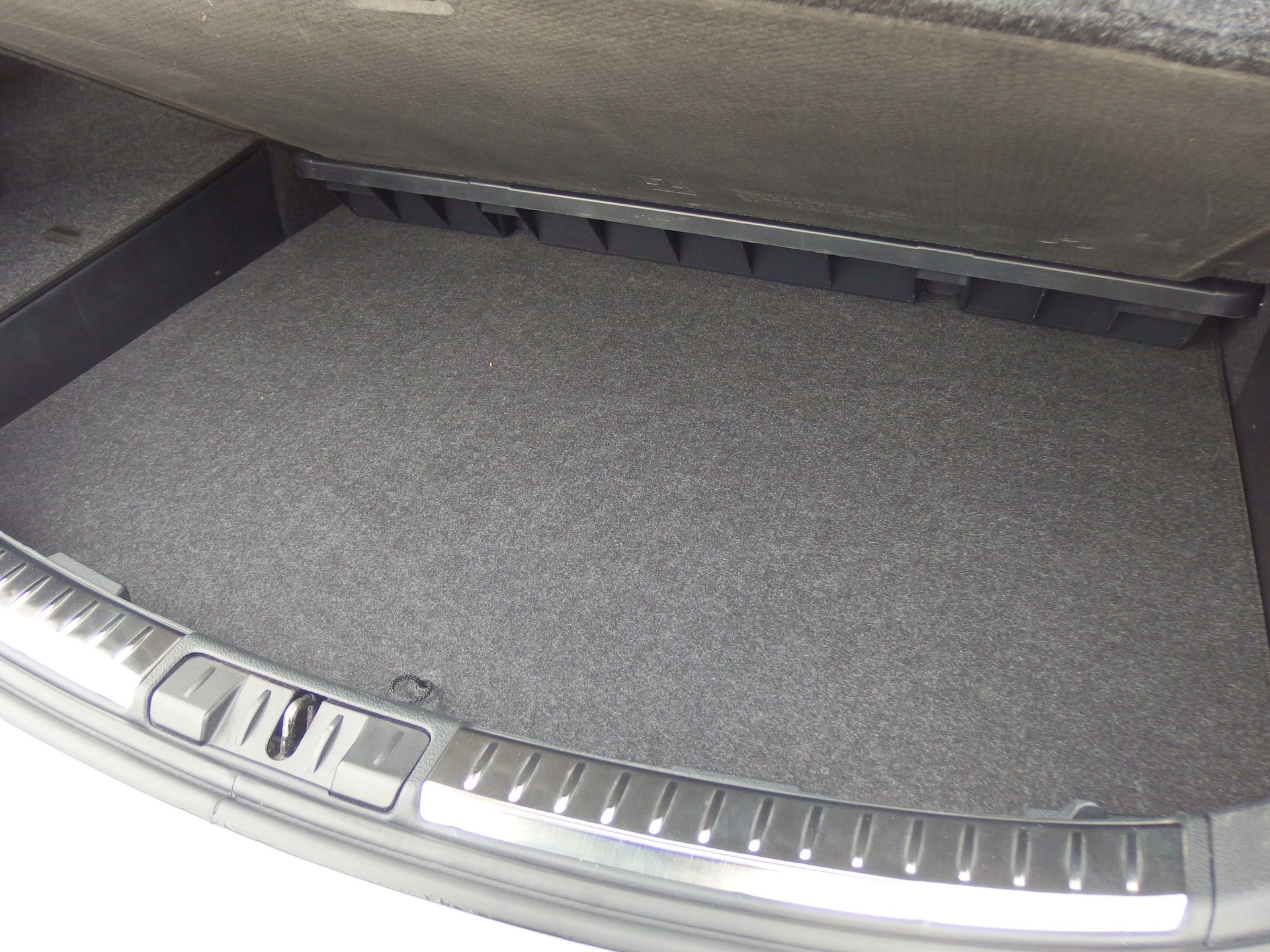 TOYOTA Auris Touring Sports 1.8 HSD Trend e-CVT-image-5