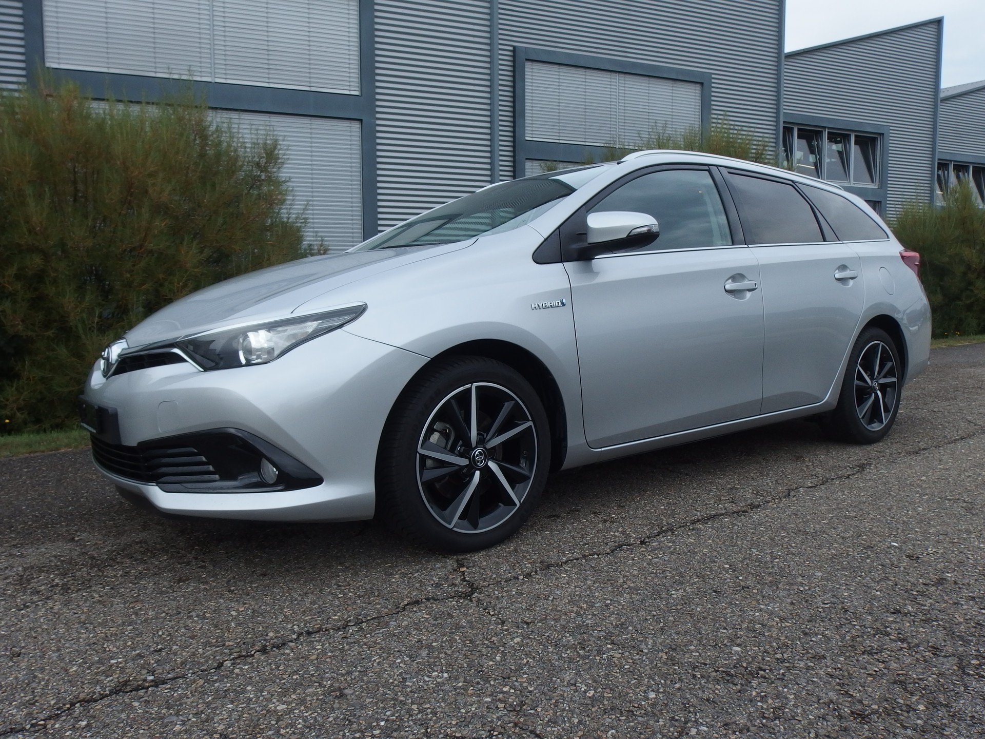 TOYOTA Auris Touring Sports 1.8 HSD Trend e-CVT-image-0