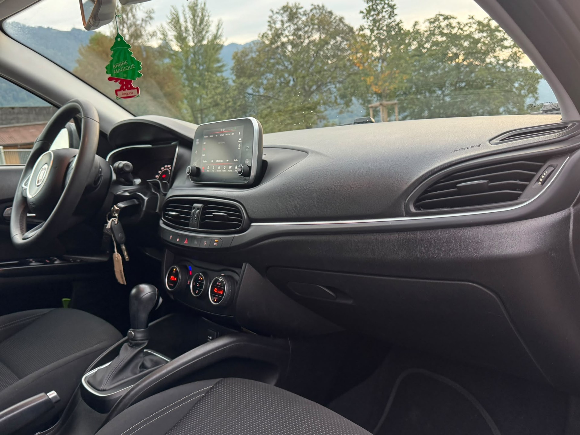 FIAT Tipo 1.6MJ Station Wagon Lounge DCT-image-10