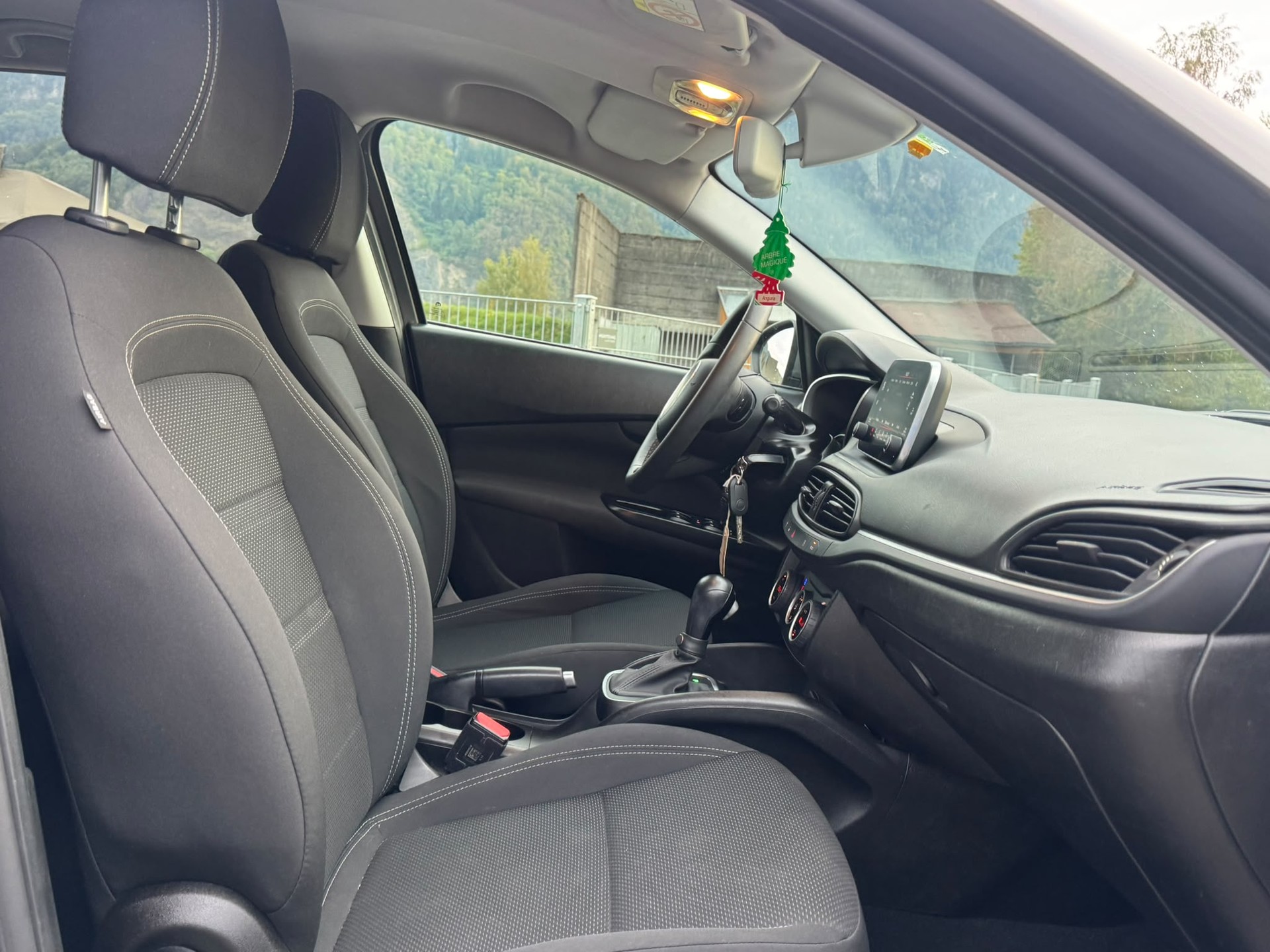 FIAT Tipo 1.6MJ Station Wagon Lounge DCT-image-11