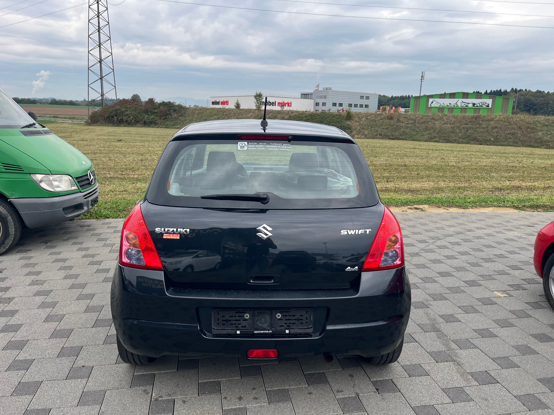 SUZUKI Swift 1.3i 16V GL Top 4x4-image-8