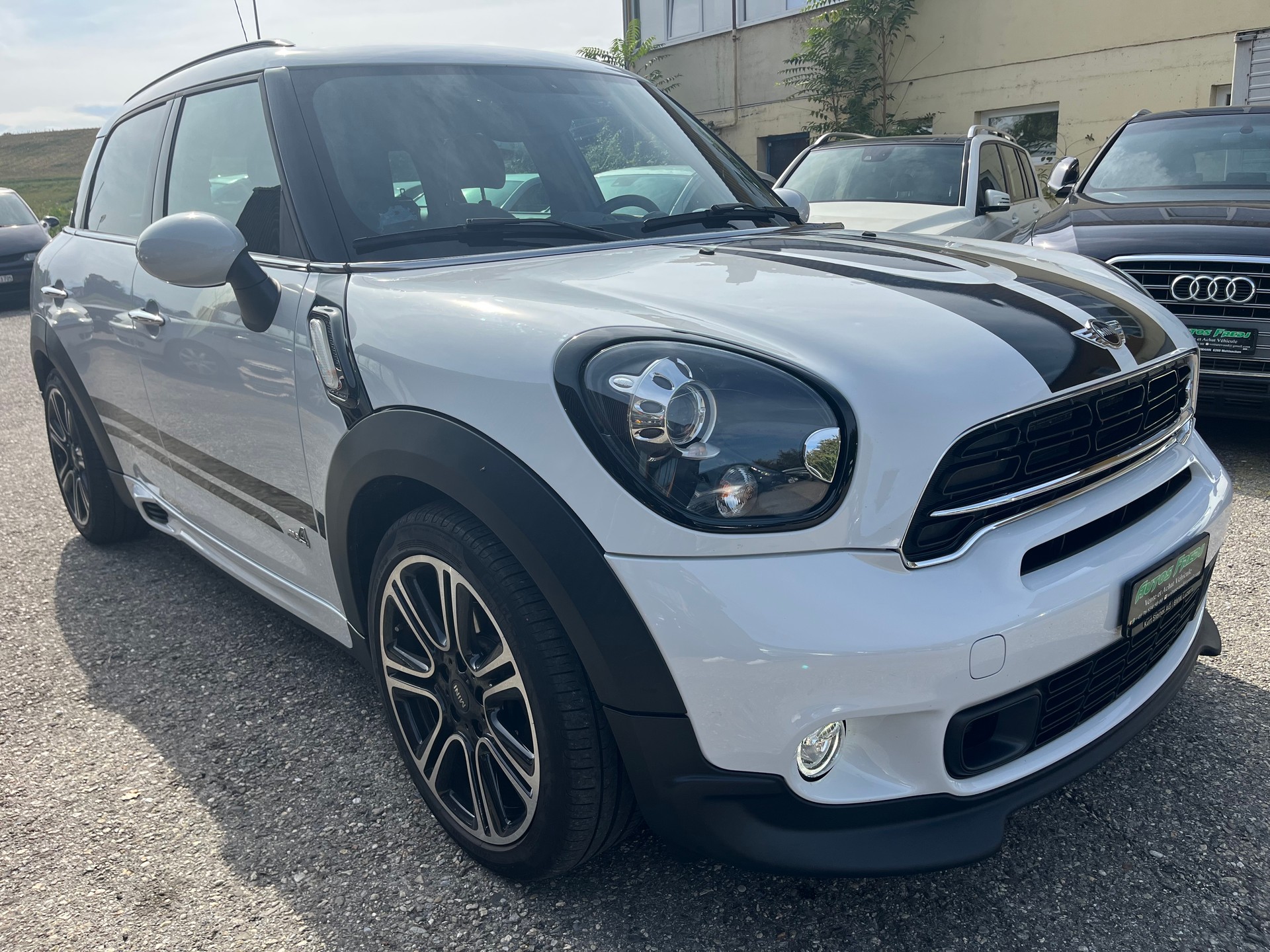 MINI Countryman Cooper SD ALL4-image-2