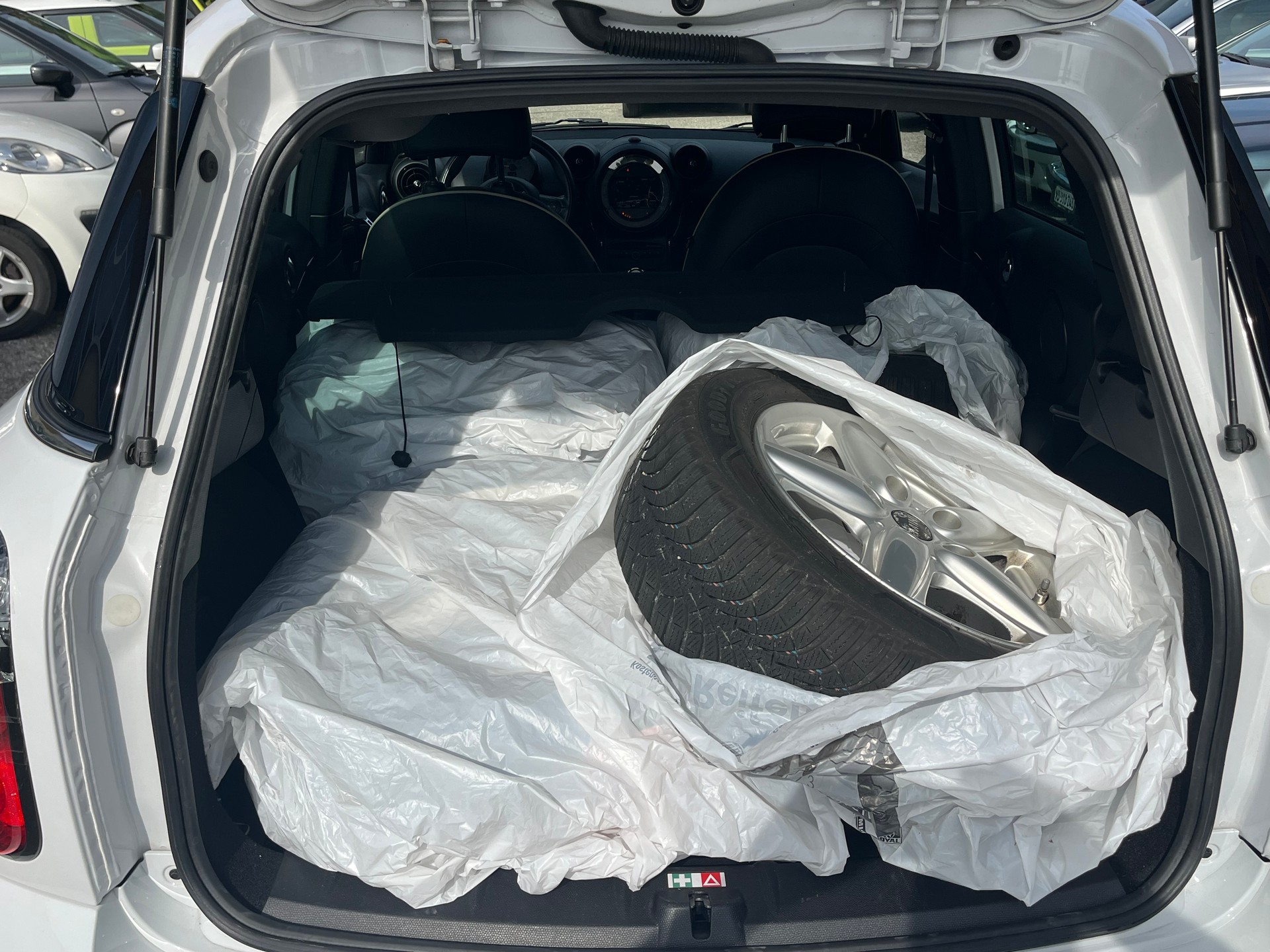 MINI Countryman Cooper SD ALL4-image-10