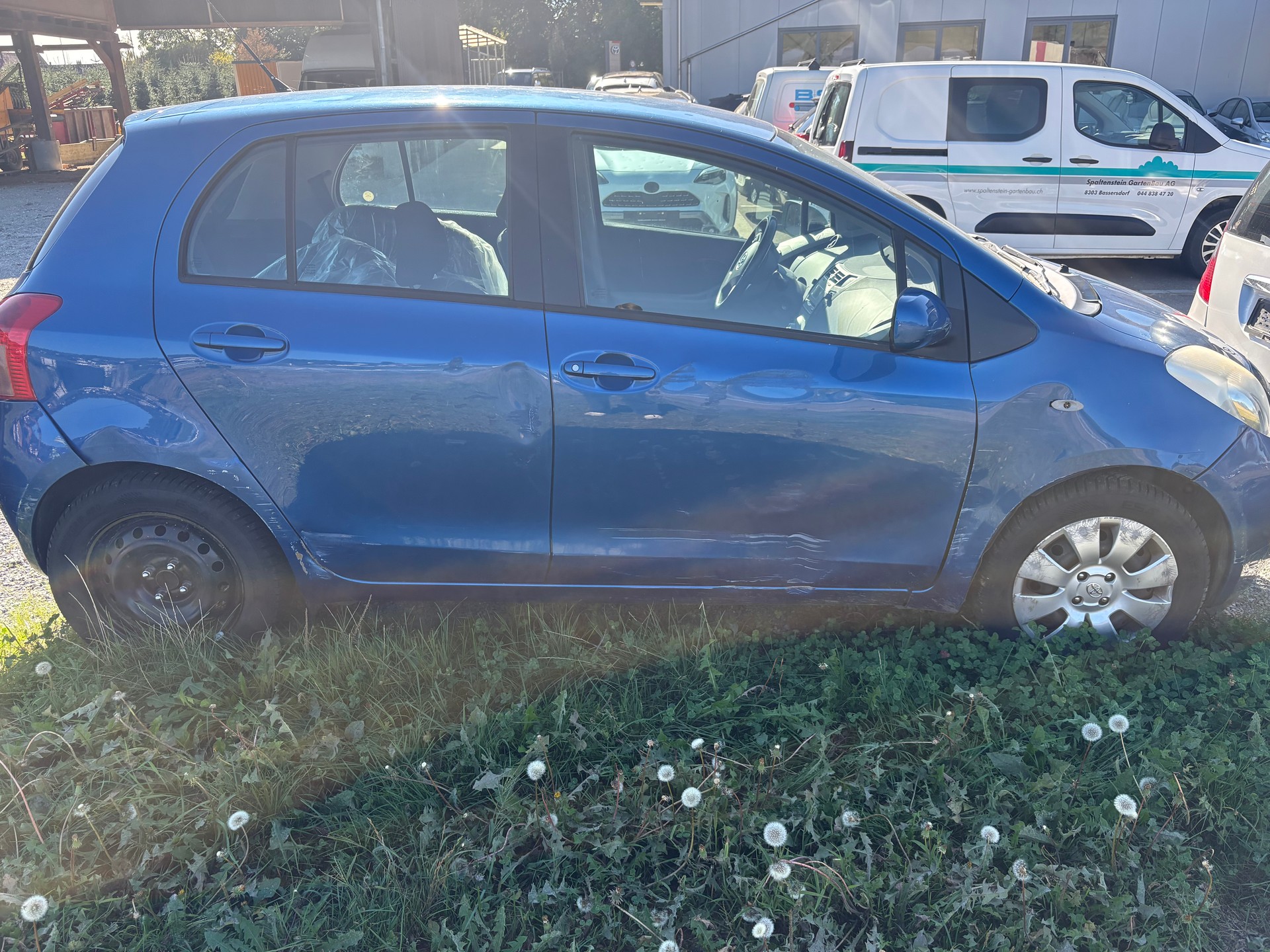 TOYOTA Yaris 1.3 Linea Luna-image-2