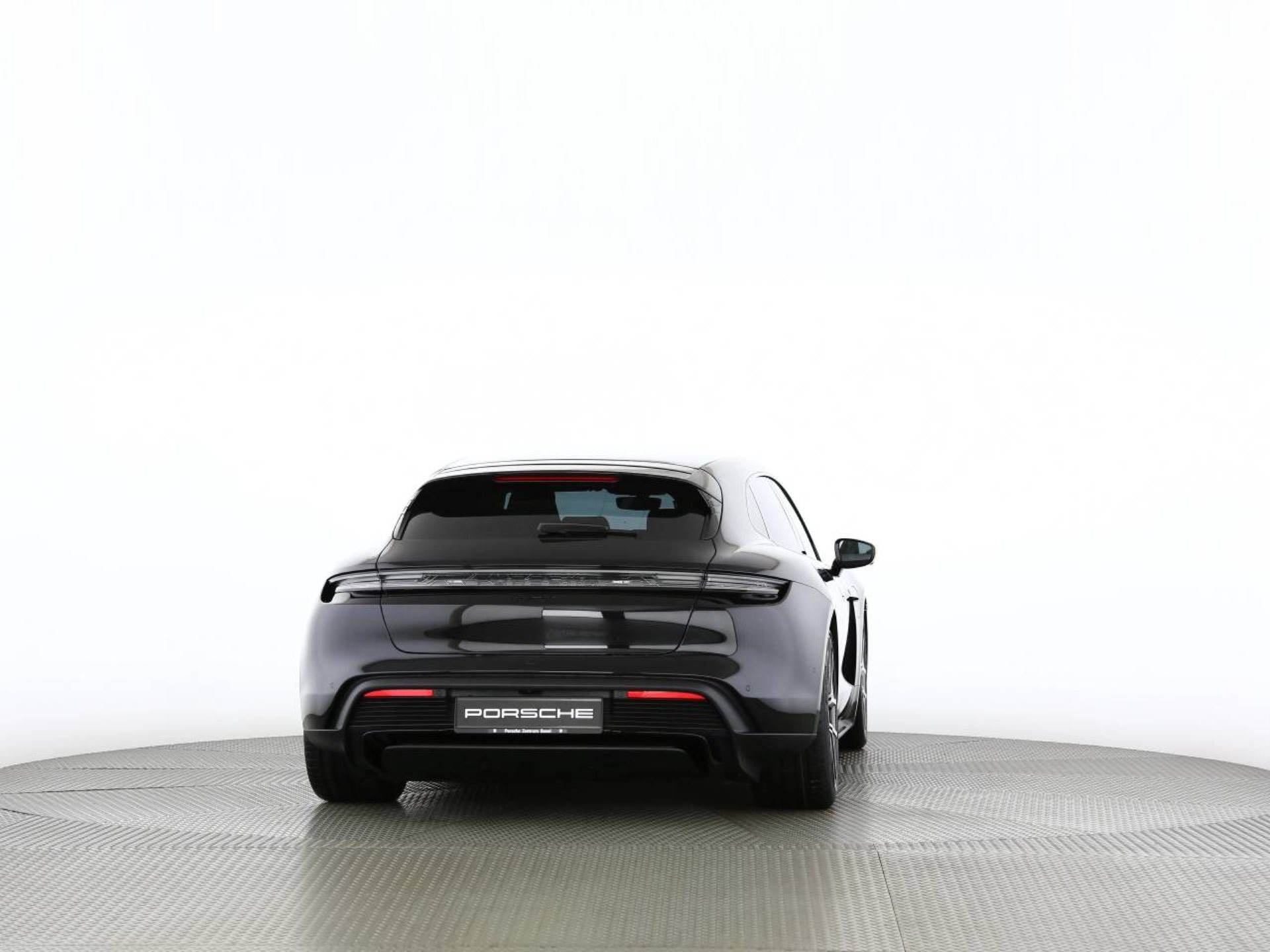 PORSCHE Taycan Sport Turismo Black Edition-image-17
