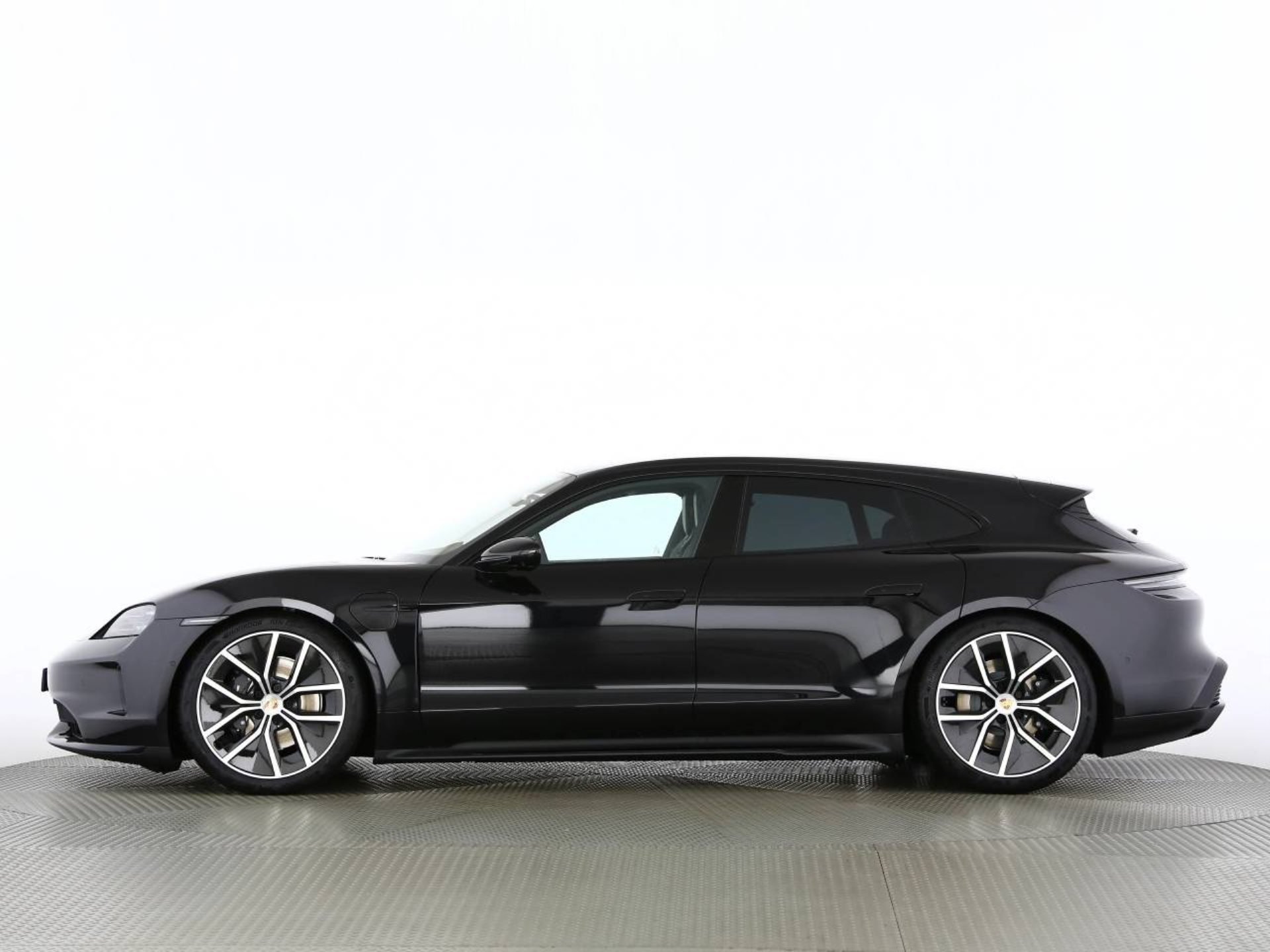 PORSCHE Taycan Sport Turismo Black Edition-image-11