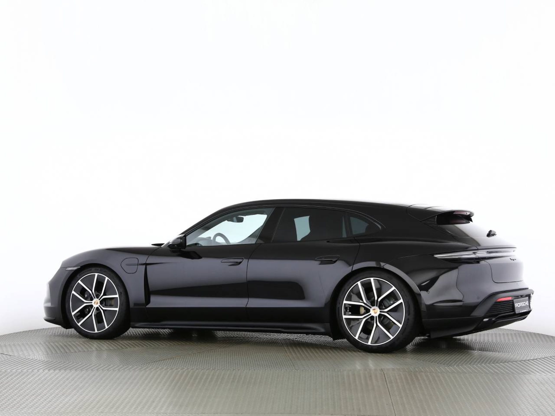 PORSCHE Taycan Sport Turismo Black Edition-image-13