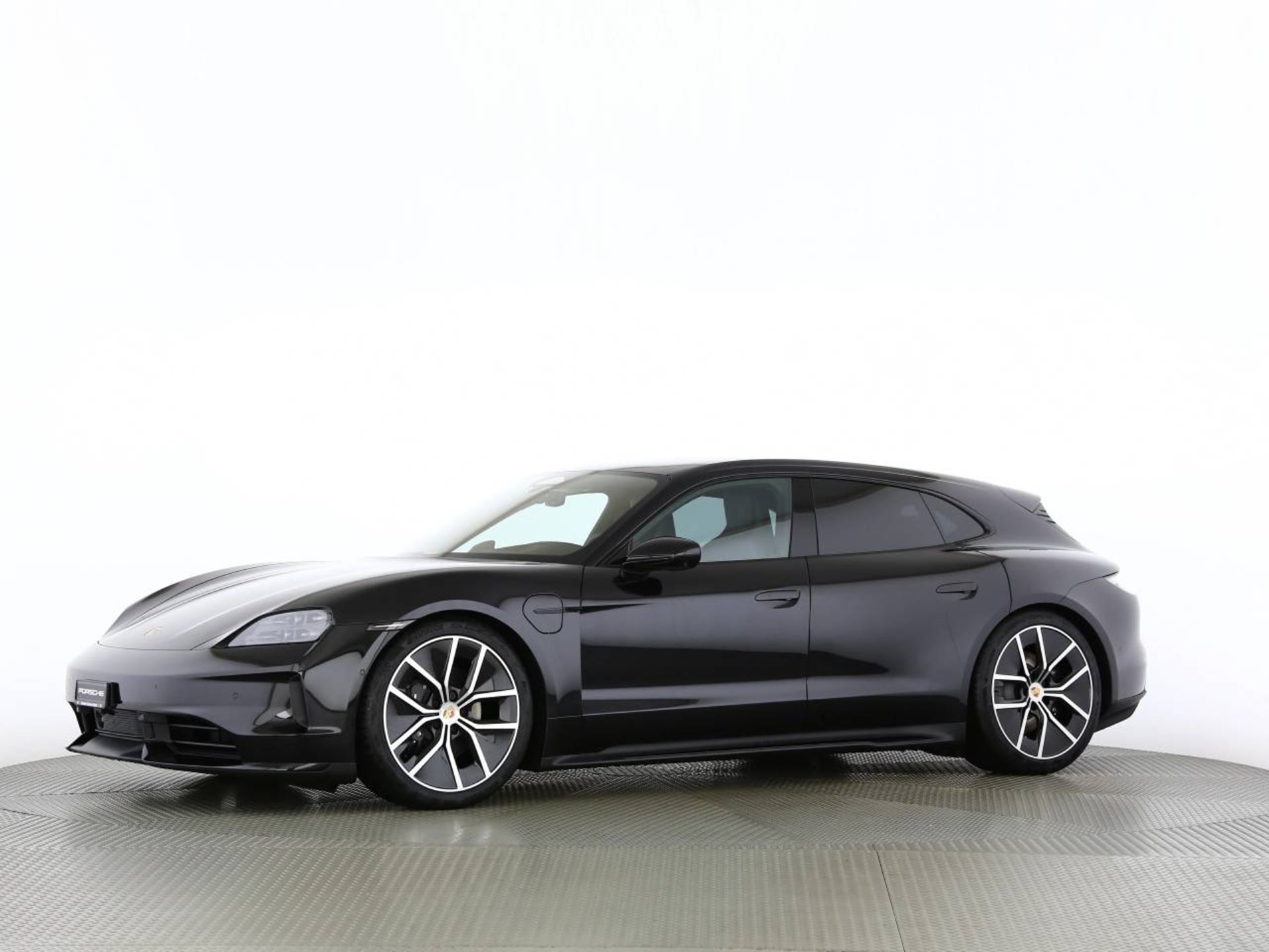 PORSCHE Taycan Sport Turismo Black Edition-image-9