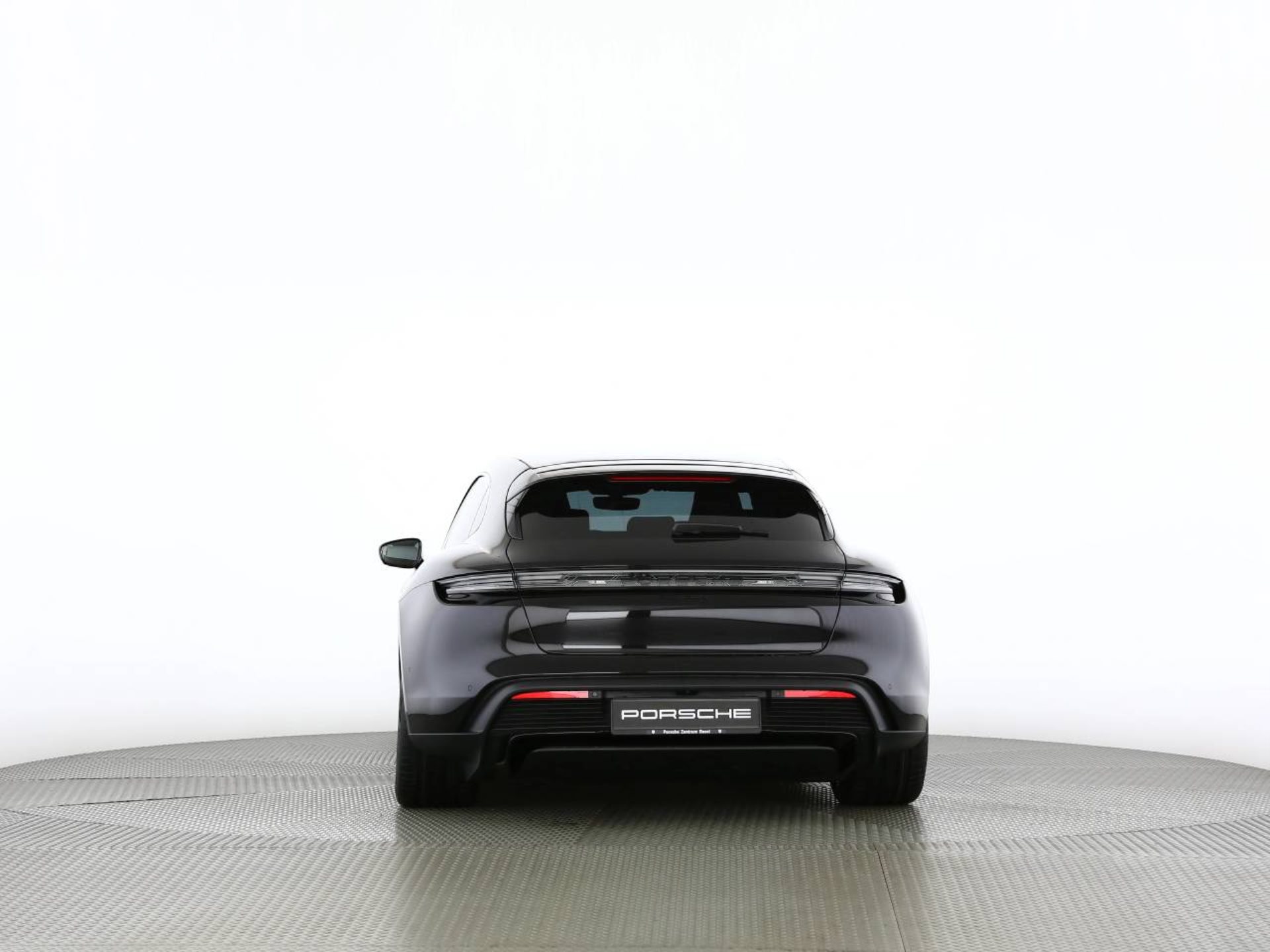 PORSCHE Taycan Sport Turismo Black Edition-image-16