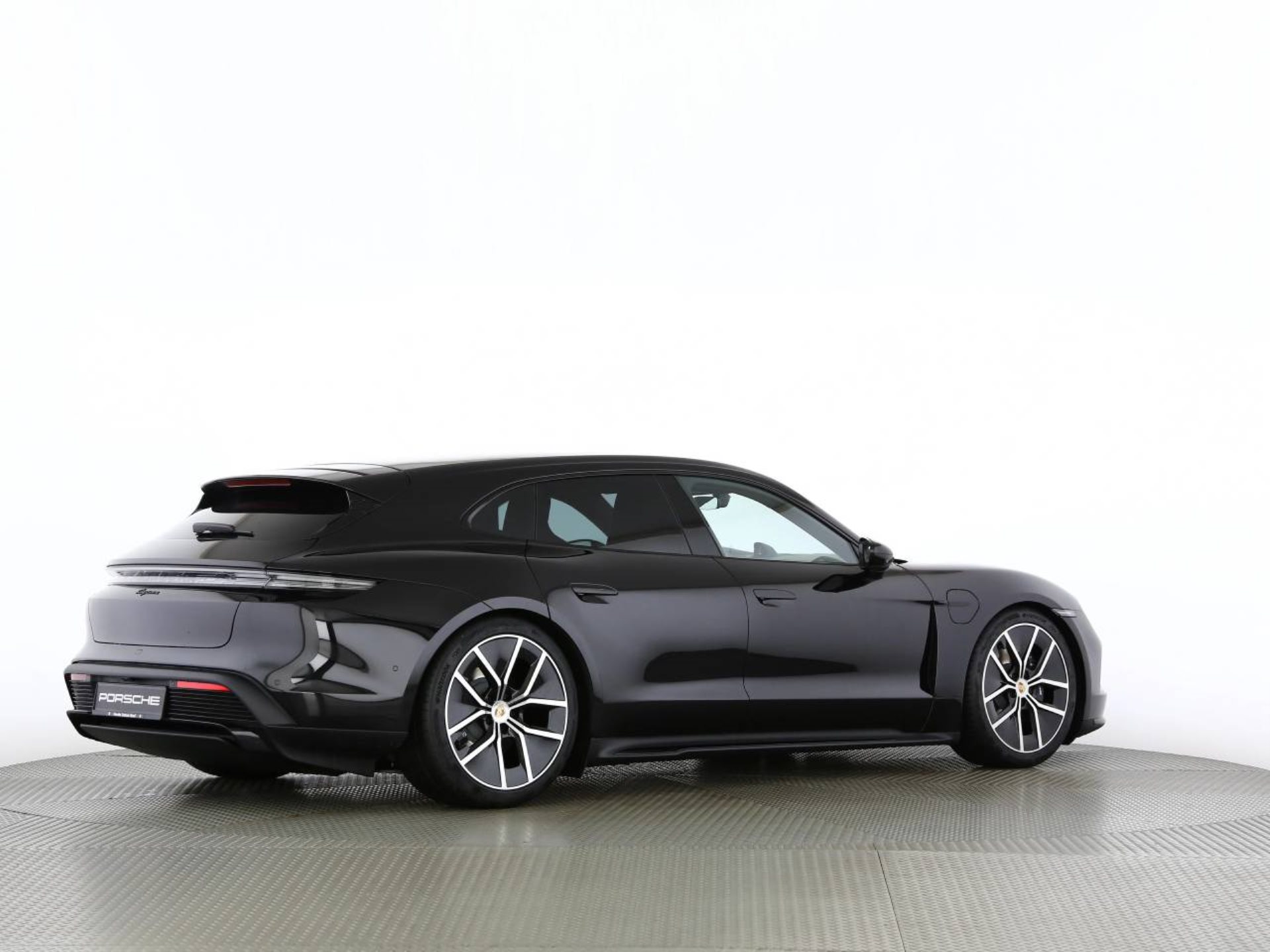 PORSCHE Taycan Sport Turismo Black Edition-image-20