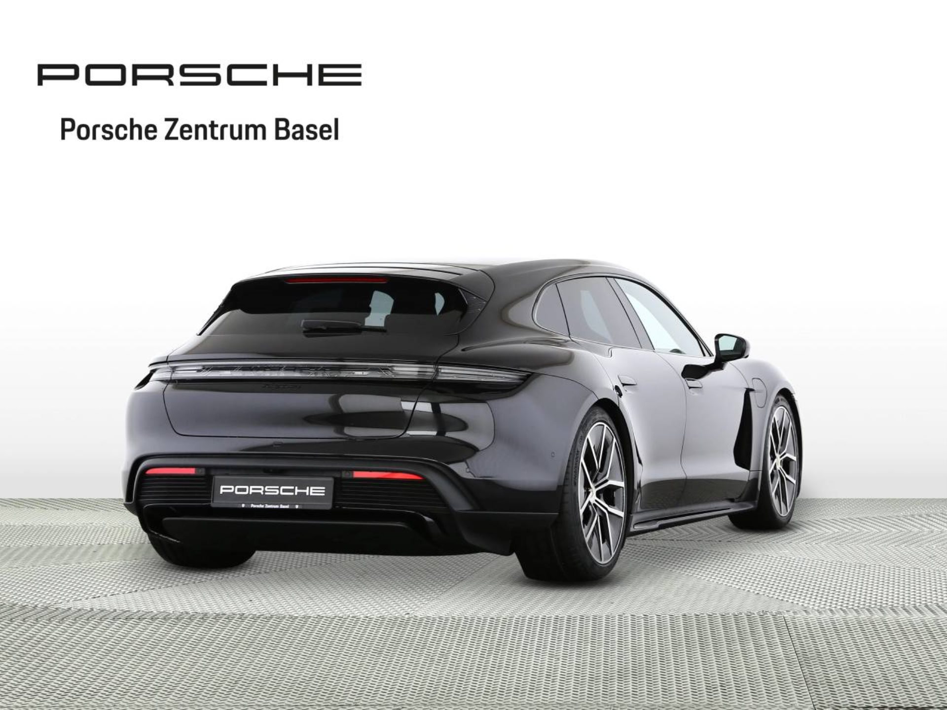 PORSCHE Taycan Sport Turismo Black Edition-image-2