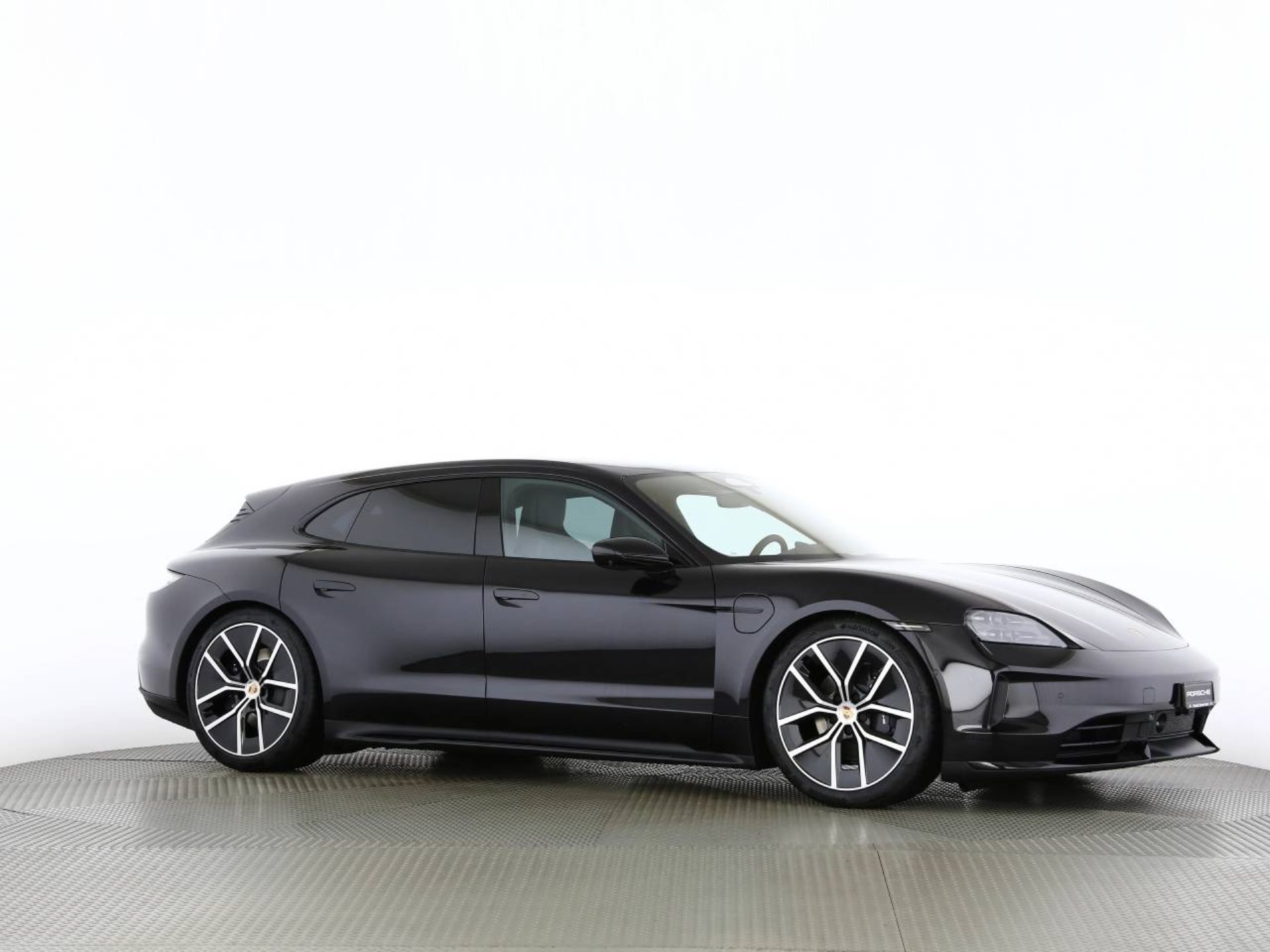 PORSCHE Taycan Sport Turismo Black Edition-image-25