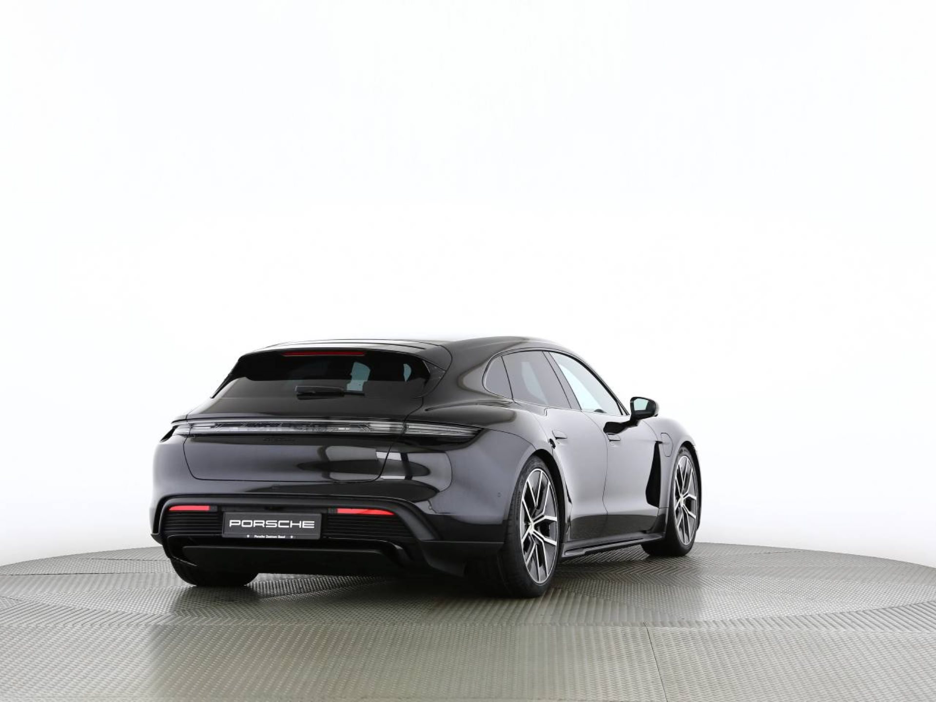 PORSCHE Taycan Sport Turismo Black Edition-image-18