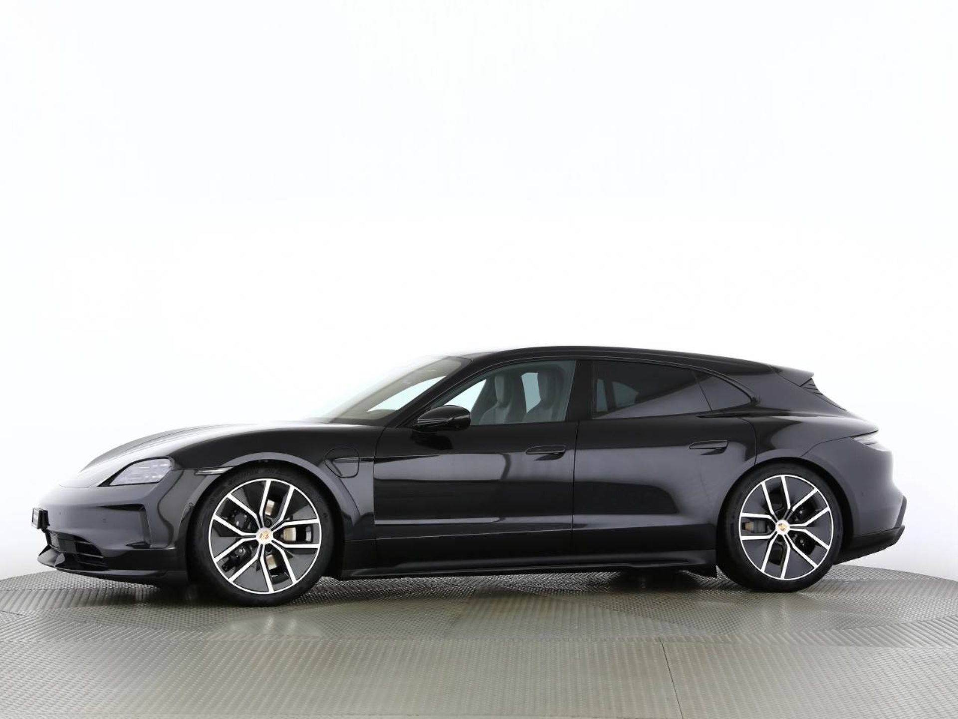 PORSCHE Taycan Sport Turismo Black Edition-image-10