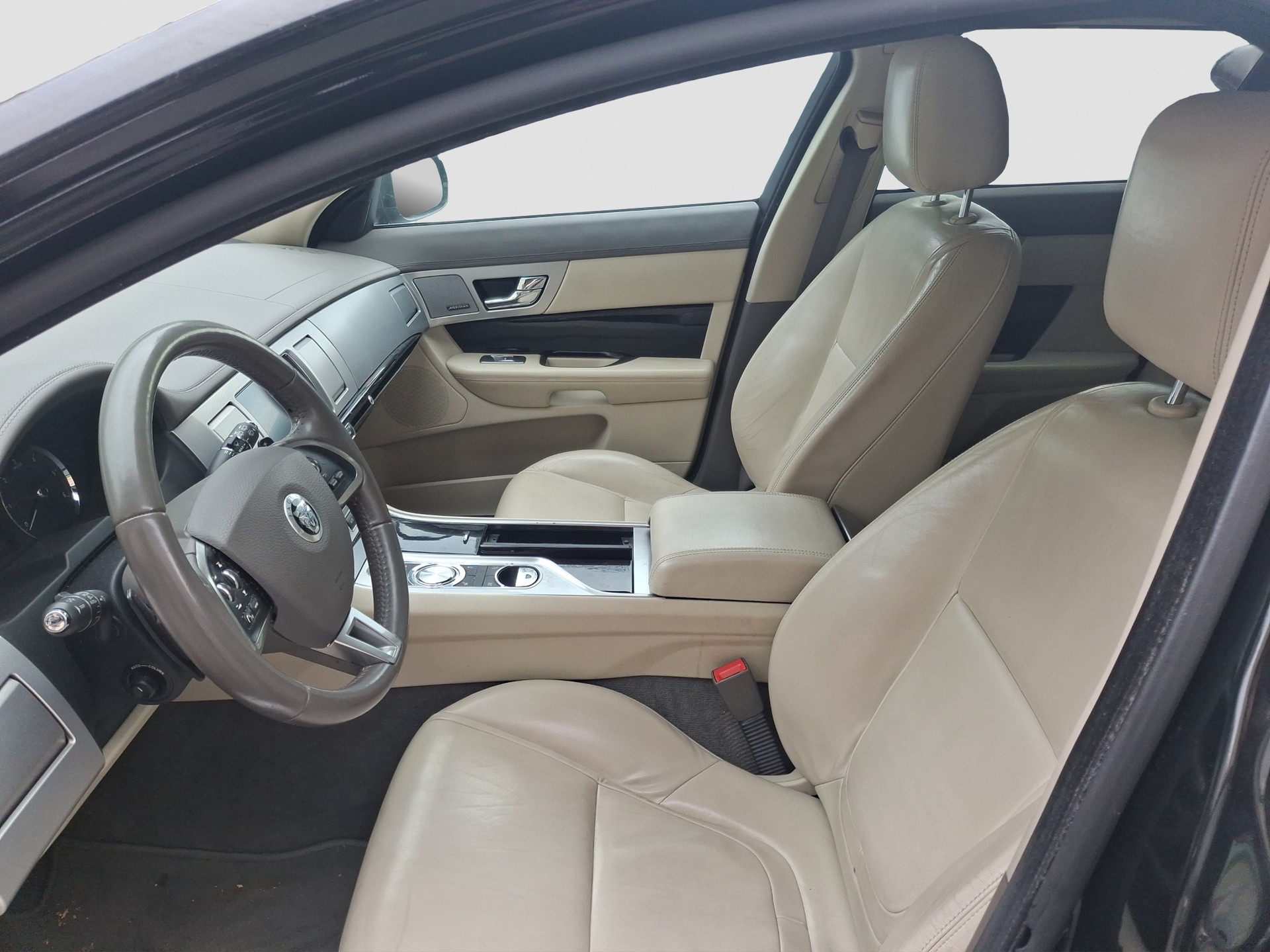 JAGUAR XF Sportbrake 3.0d V6 Portfolio-image-7