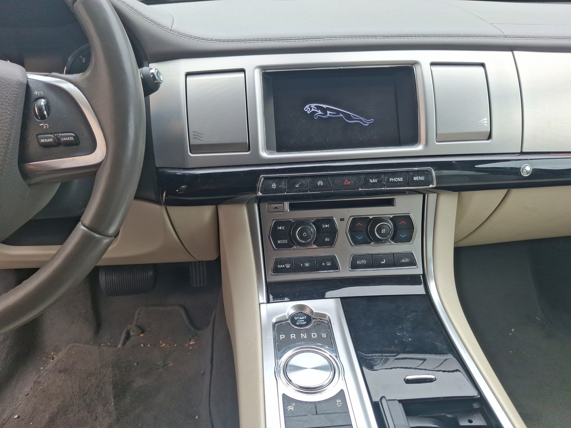 JAGUAR XF Sportbrake 3.0d V6 Portfolio-image-8