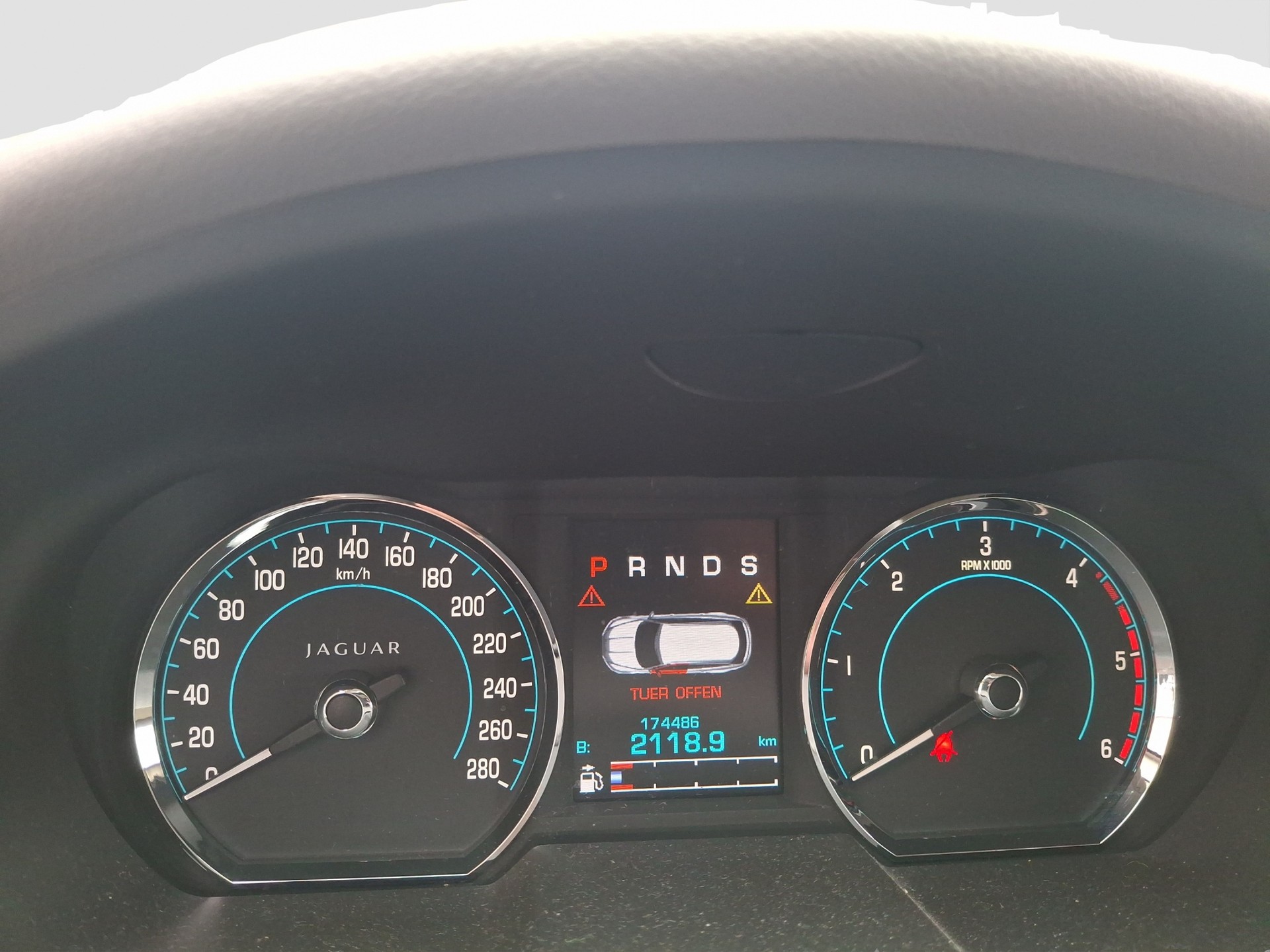 JAGUAR XF Sportbrake 3.0d V6 Portfolio-image-9
