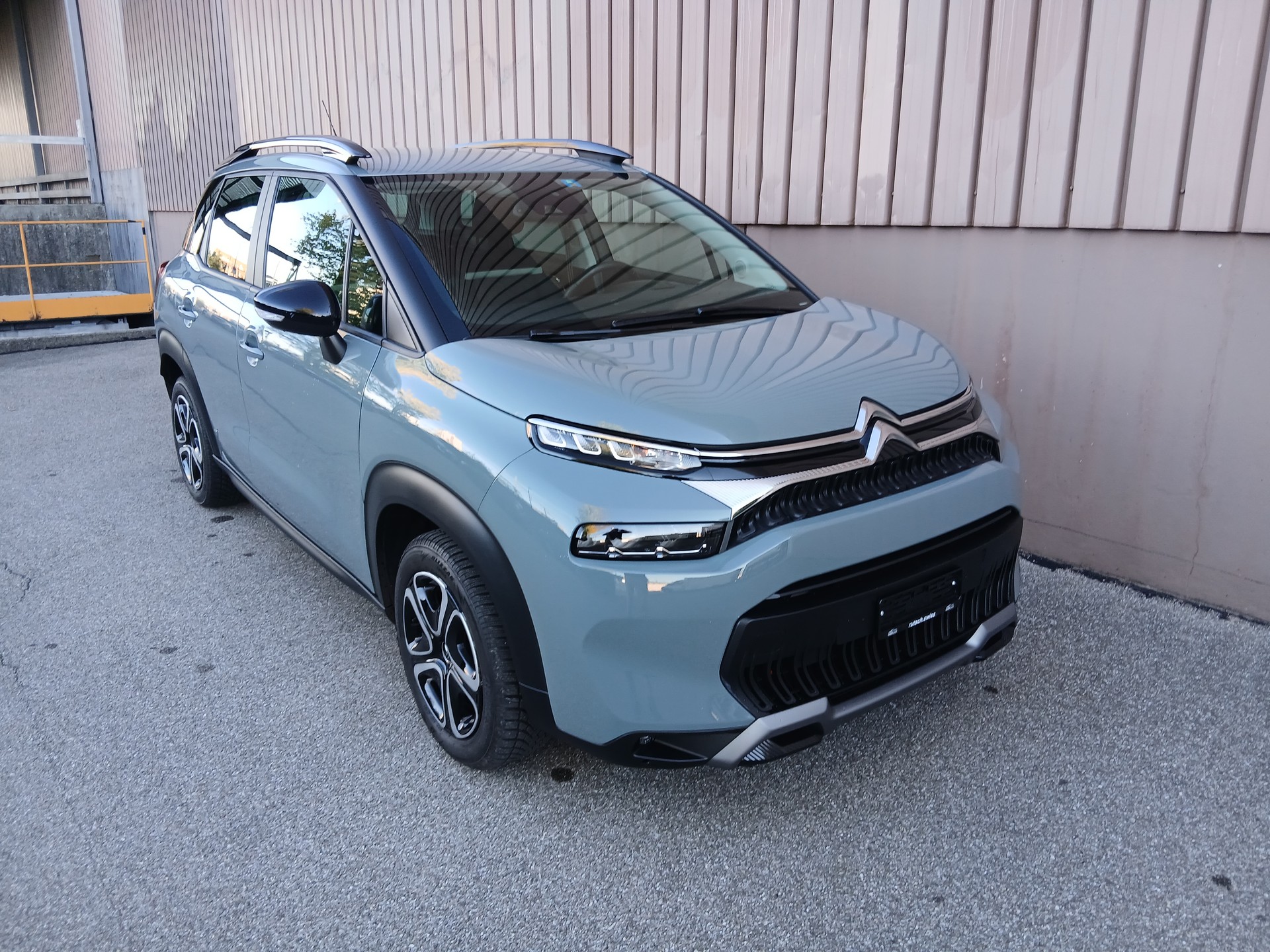 CITROEN C3 Aircross 1.2i PureTech Swiss Edition EAT6-image-0