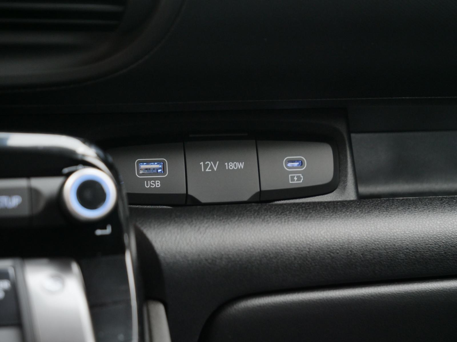 HYUNDAI Inster 49 kWh Electric Amplia-image-27