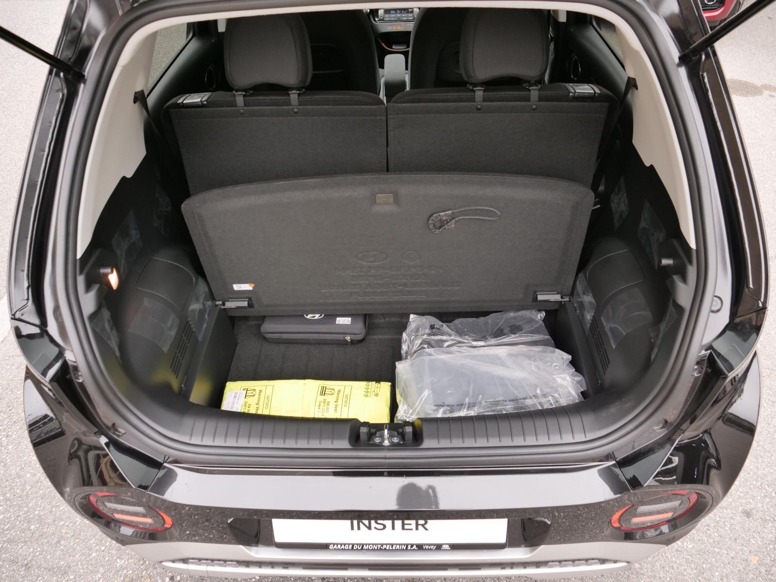 HYUNDAI Inster 49 kWh Electric Amplia-image-28