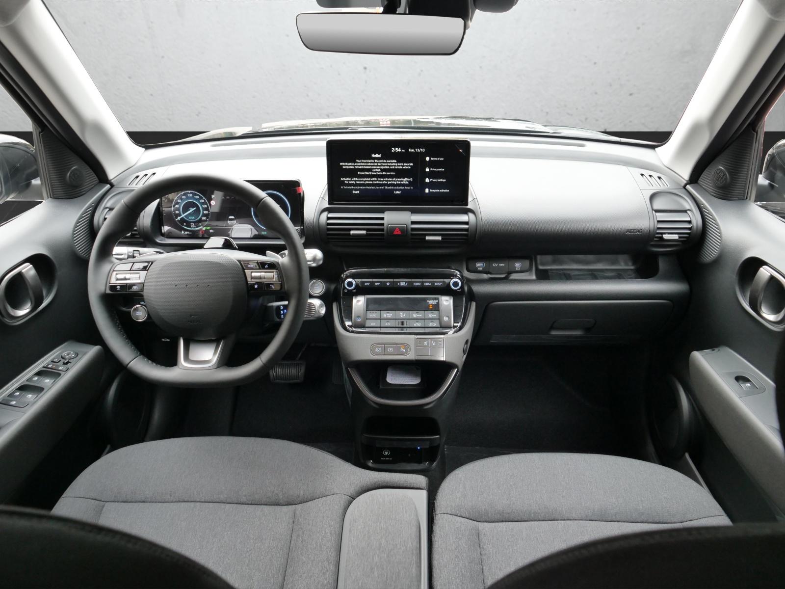 HYUNDAI Inster 49 kWh Electric Amplia-image-10