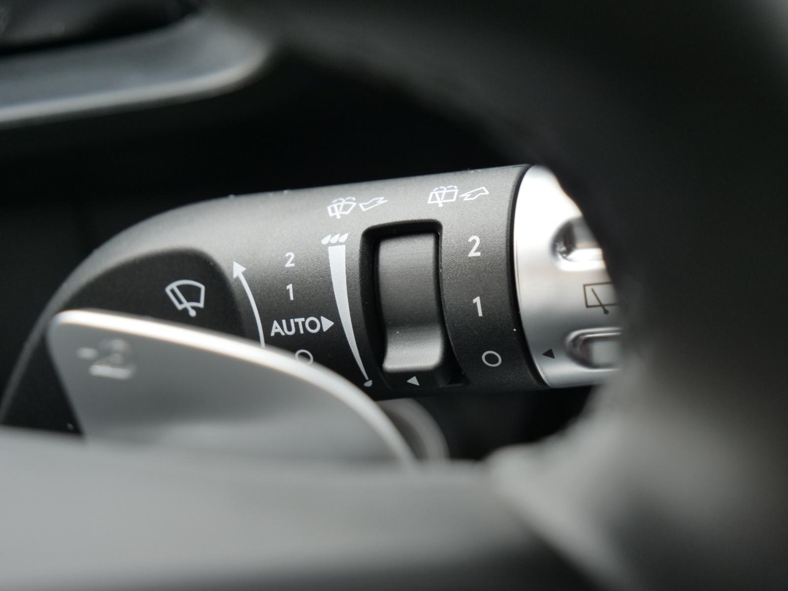 HYUNDAI Inster 49 kWh Electric Amplia-image-19