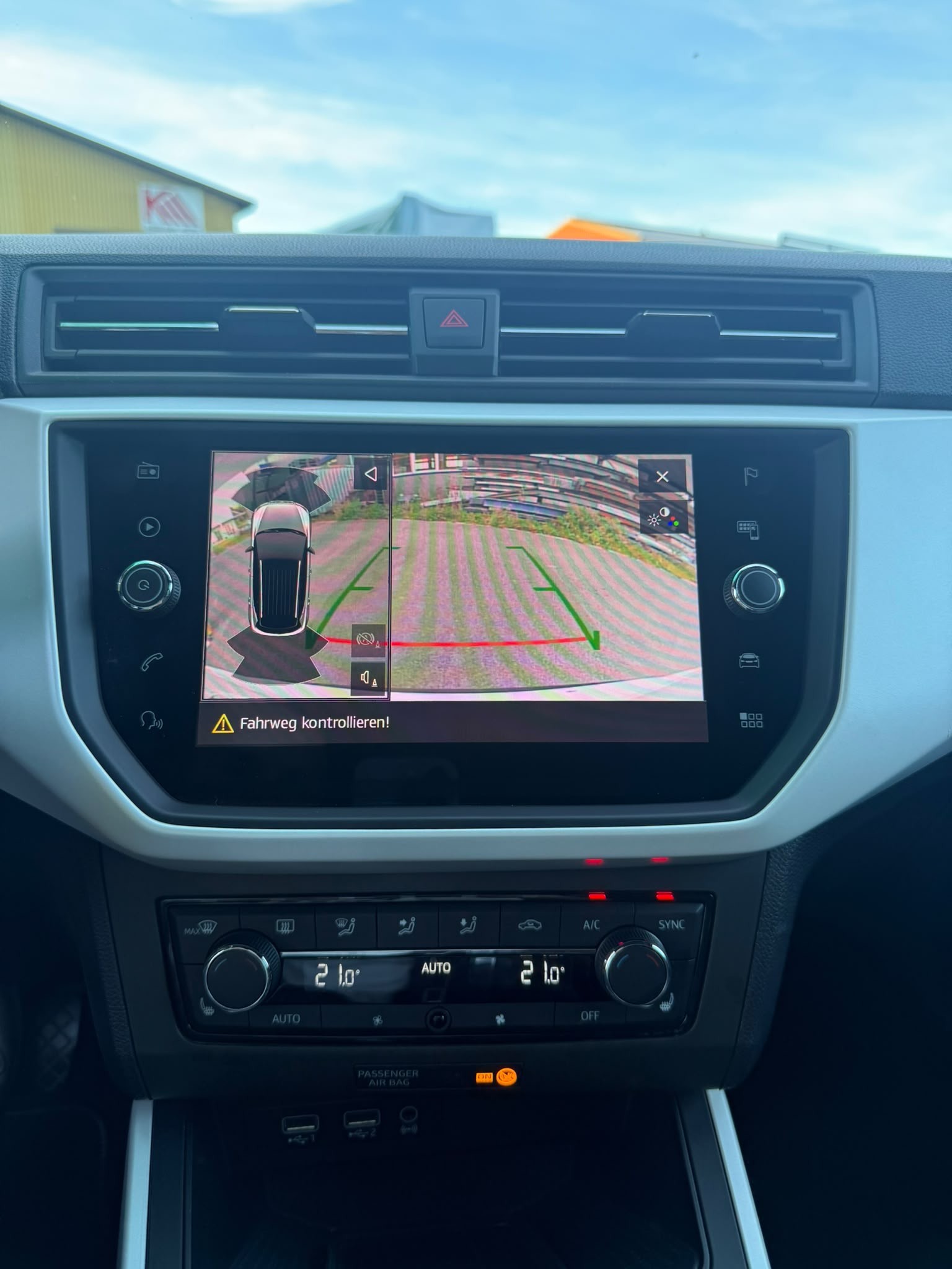 SEAT Arona 1.0 TSI Eco Style DSG-image-9