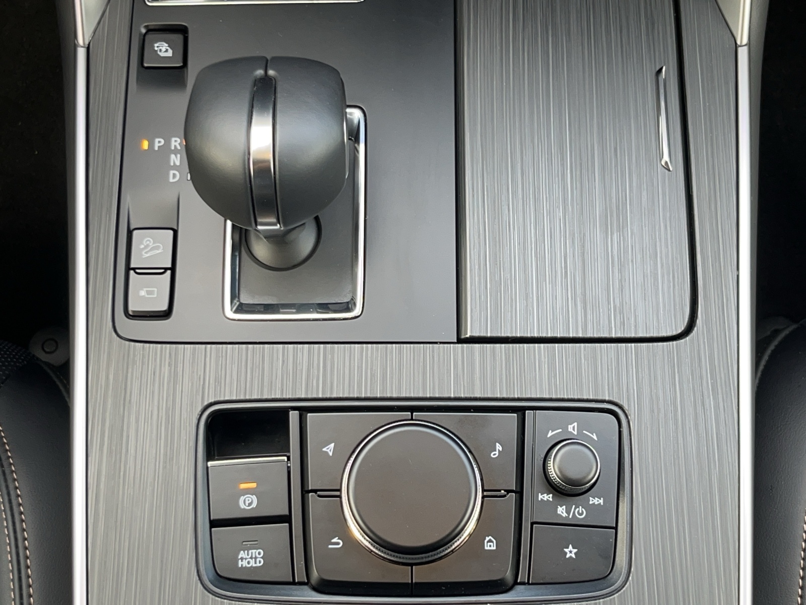 MAZDA CX-60 e-Skyactiv PHEV 327 AWD Homura Plus-image-9