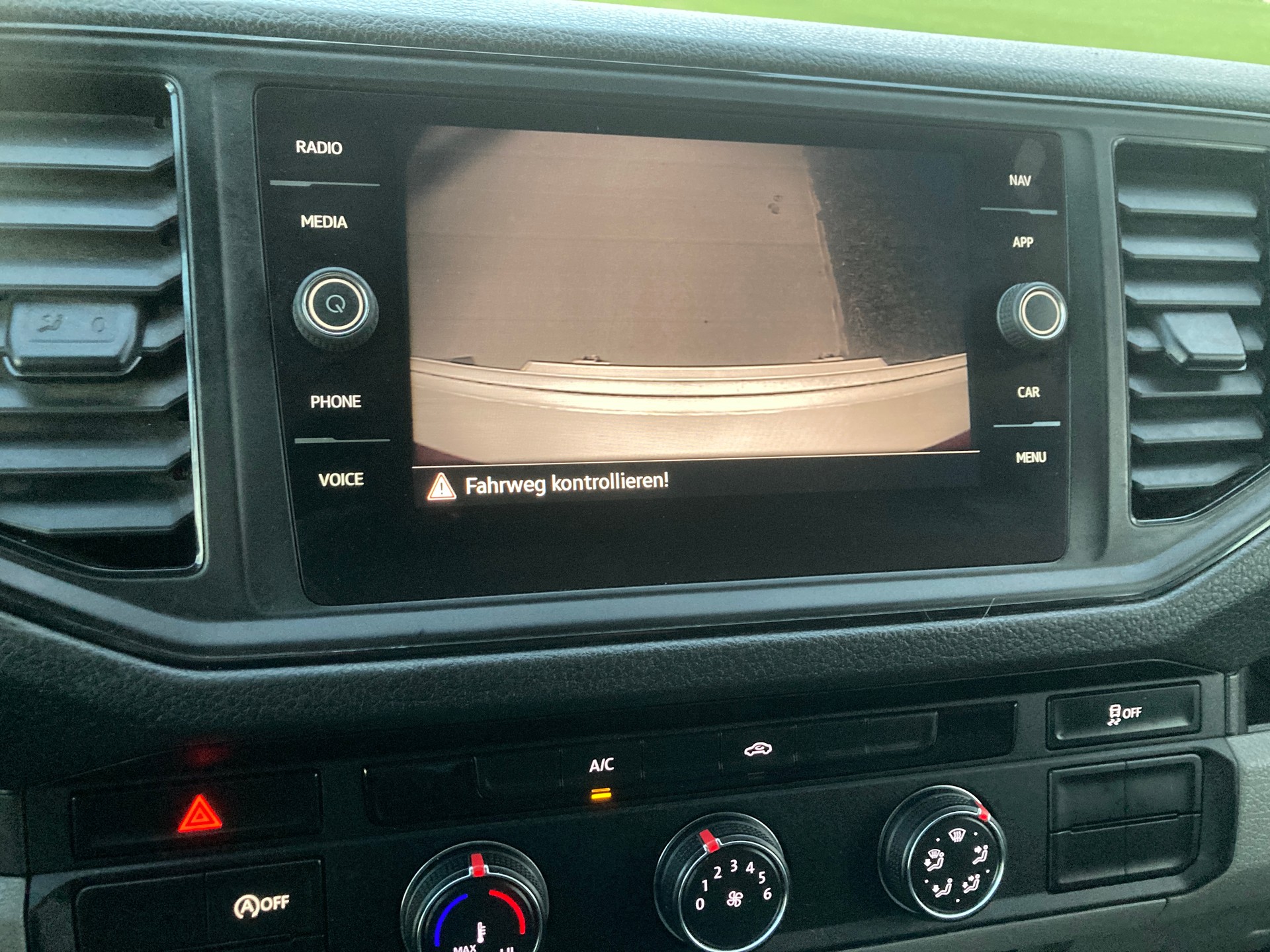 VW Crafter 35 2.0 BiTDI L4 mit Hebebühne-image-12