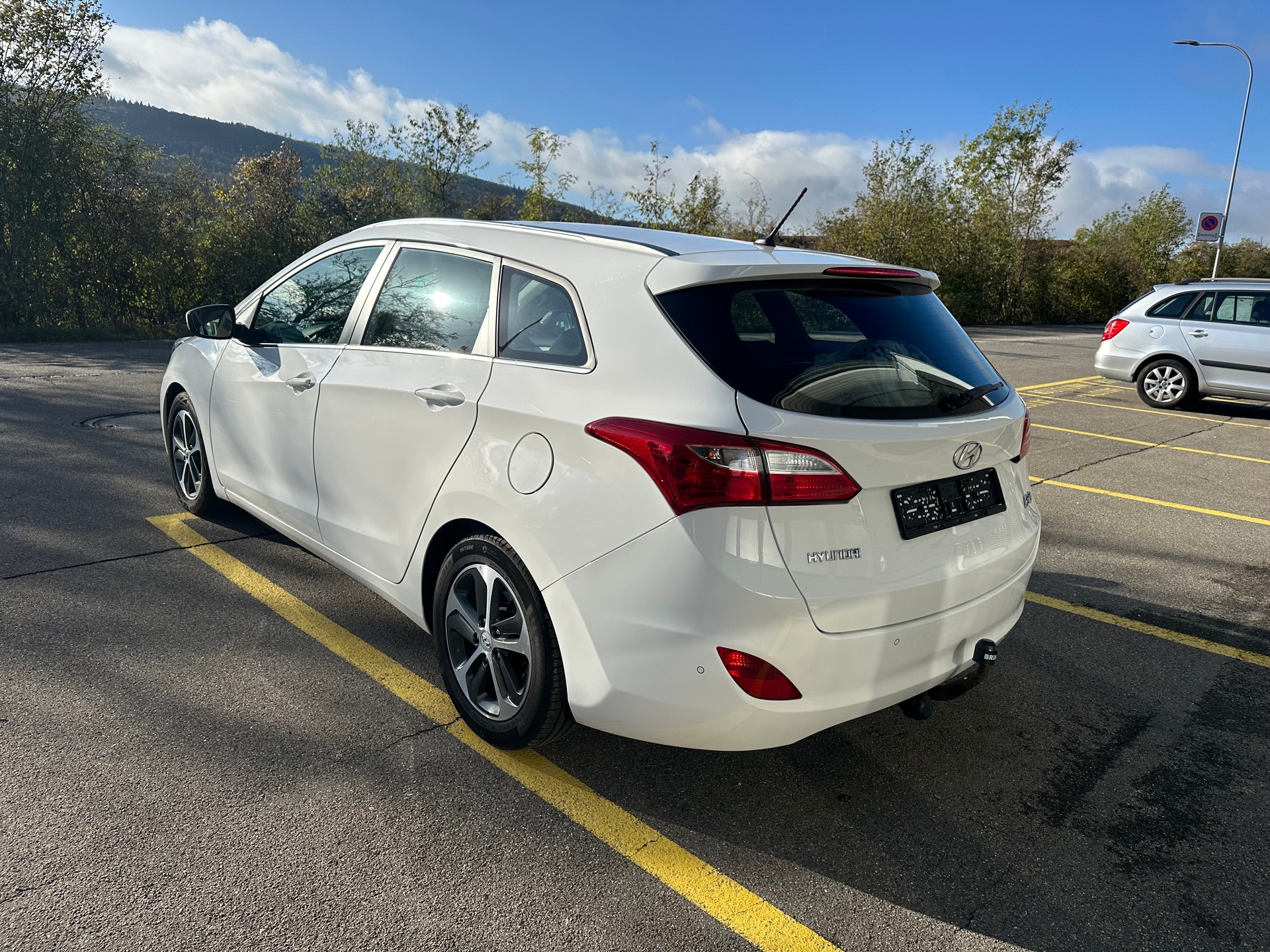 HYUNDAI i30 Wagon 1.6 CRDi Vertex Automatic DCT-image-4