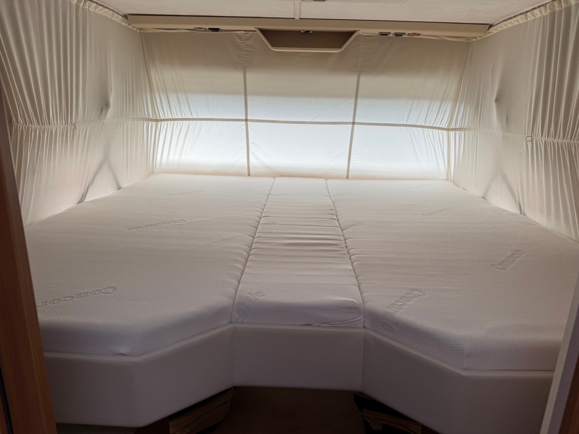 CONCORDE Carver 890 RRL-image-4