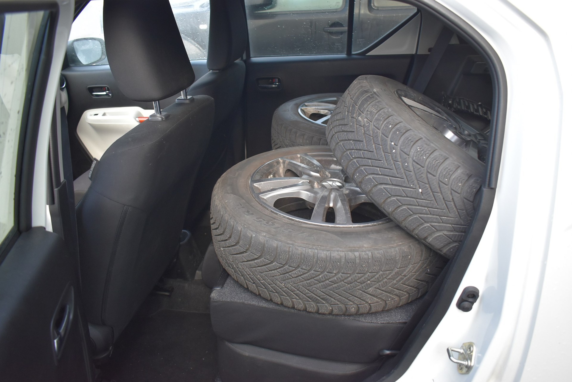 SUZUKI Ignis 1.2i Piz Sulai Hybrid 4x4-image-2