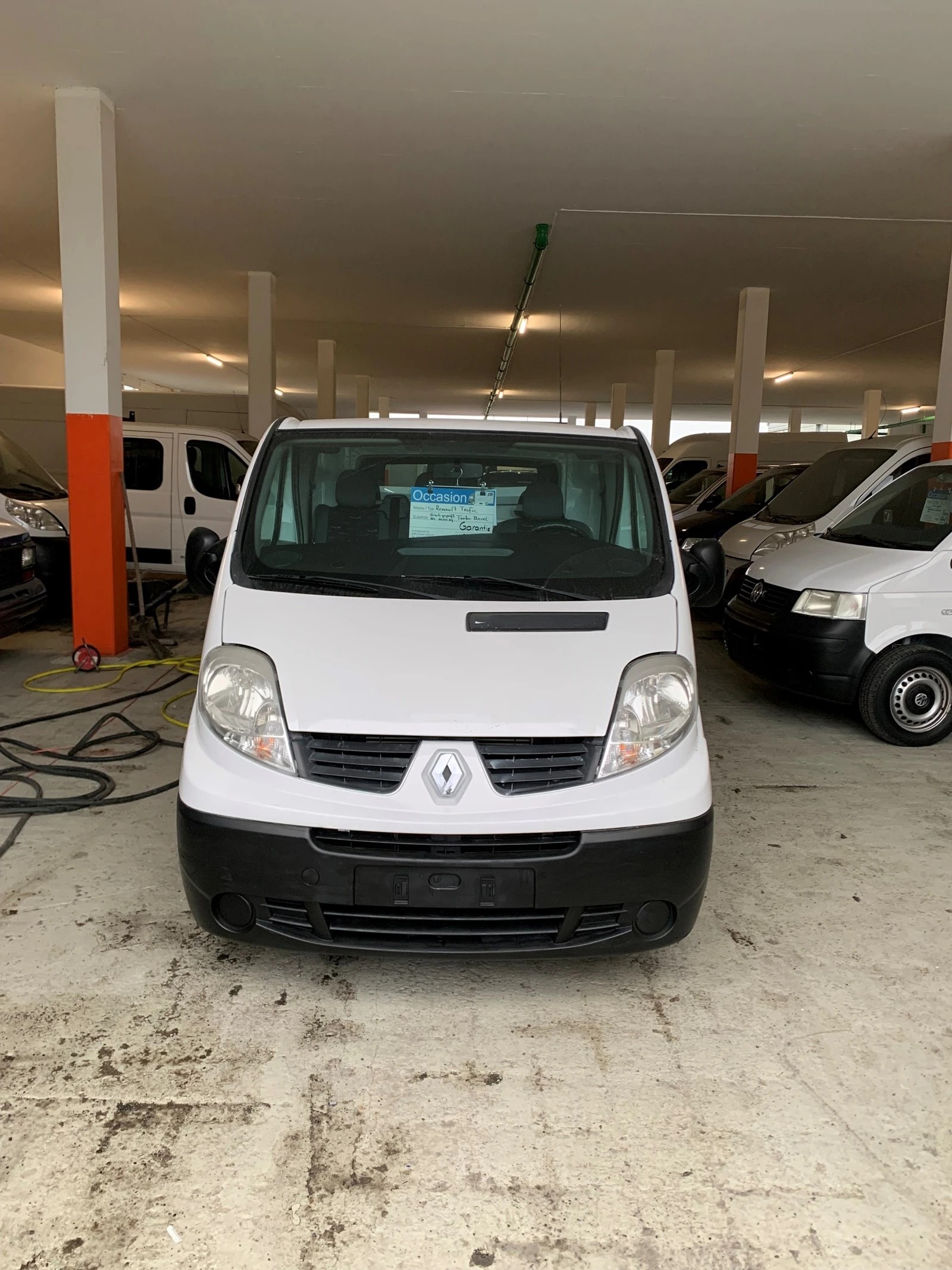 RENAULT Trafic 2.0 dCi 115 2.9t L2H1-image-1