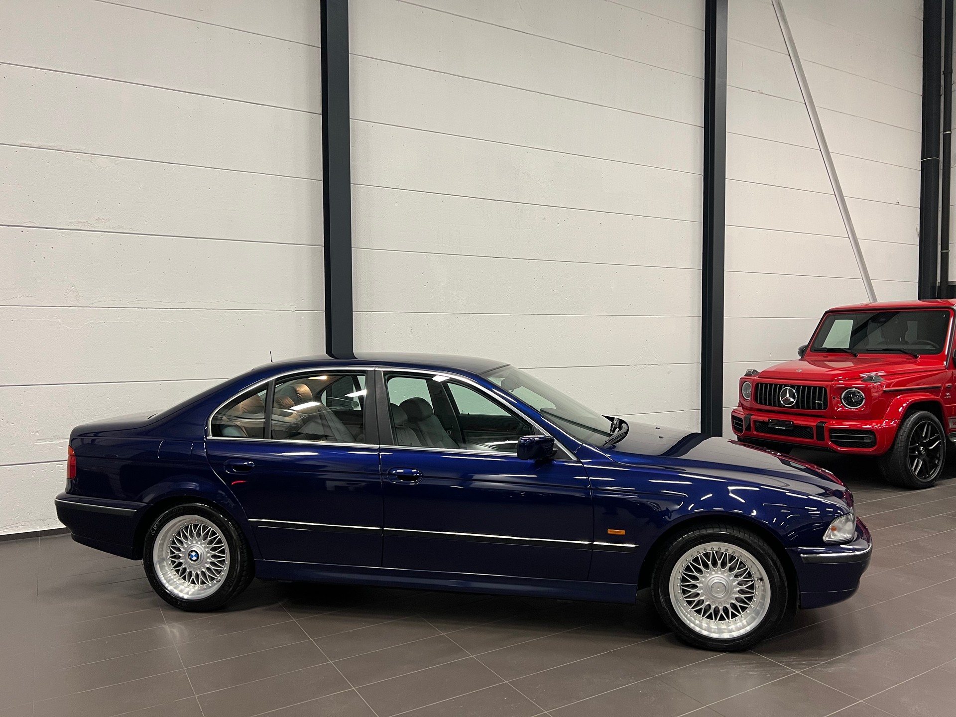 BMW 540i-image-5