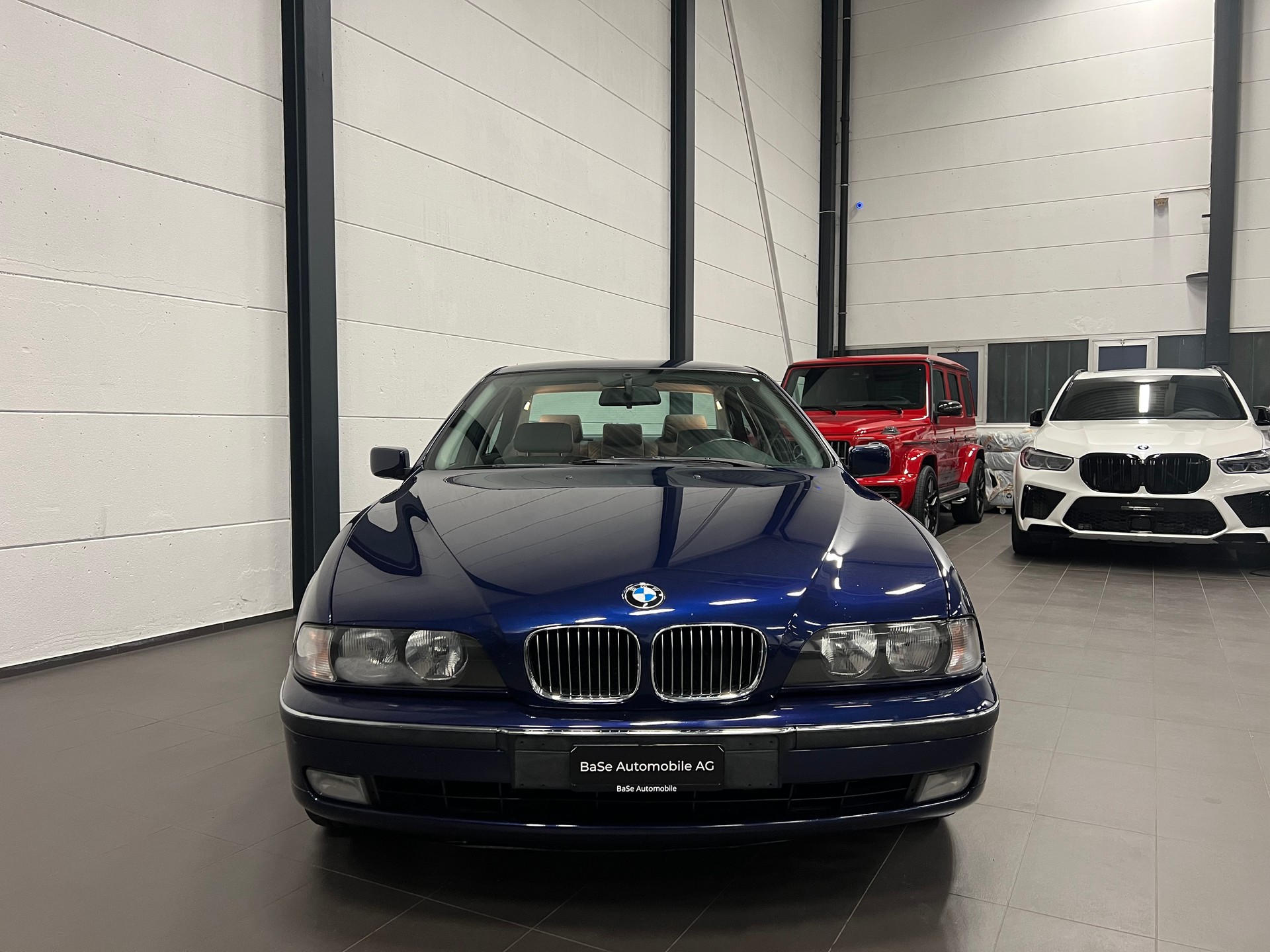 BMW 540i-image-6