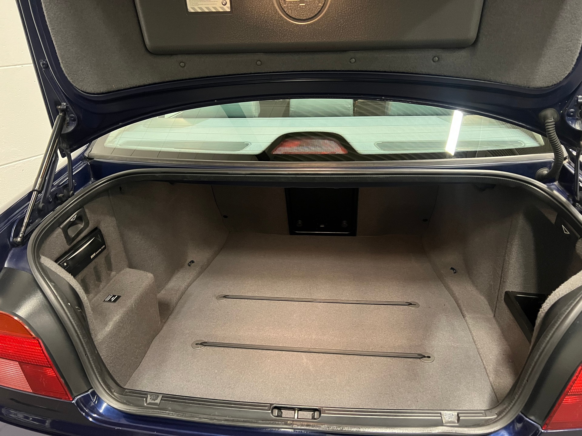 BMW 540i-image-23