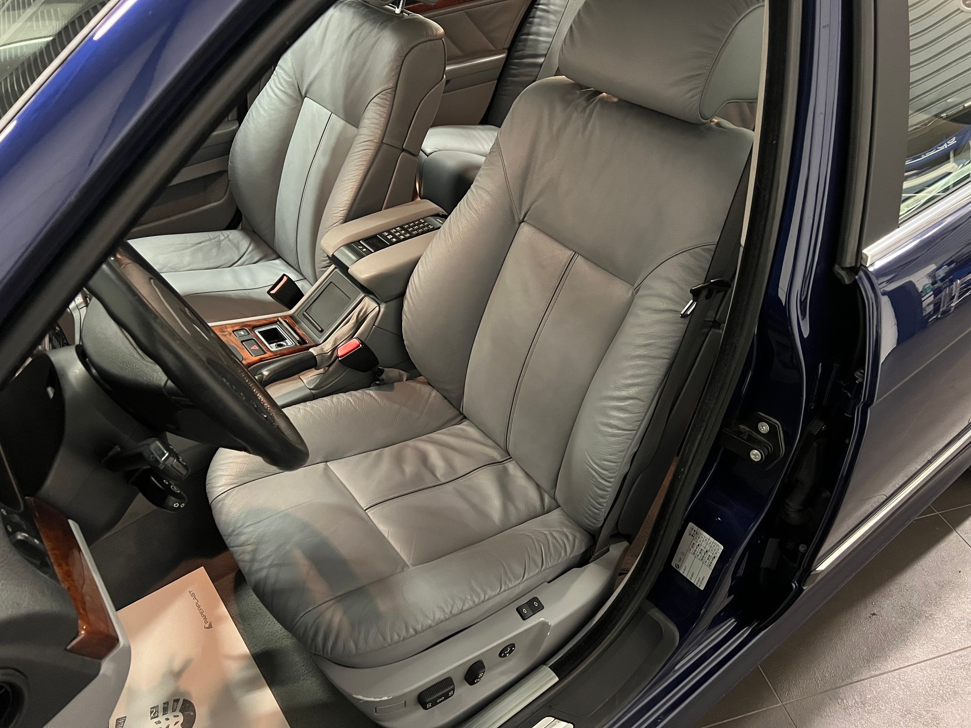 BMW 540i-image-16