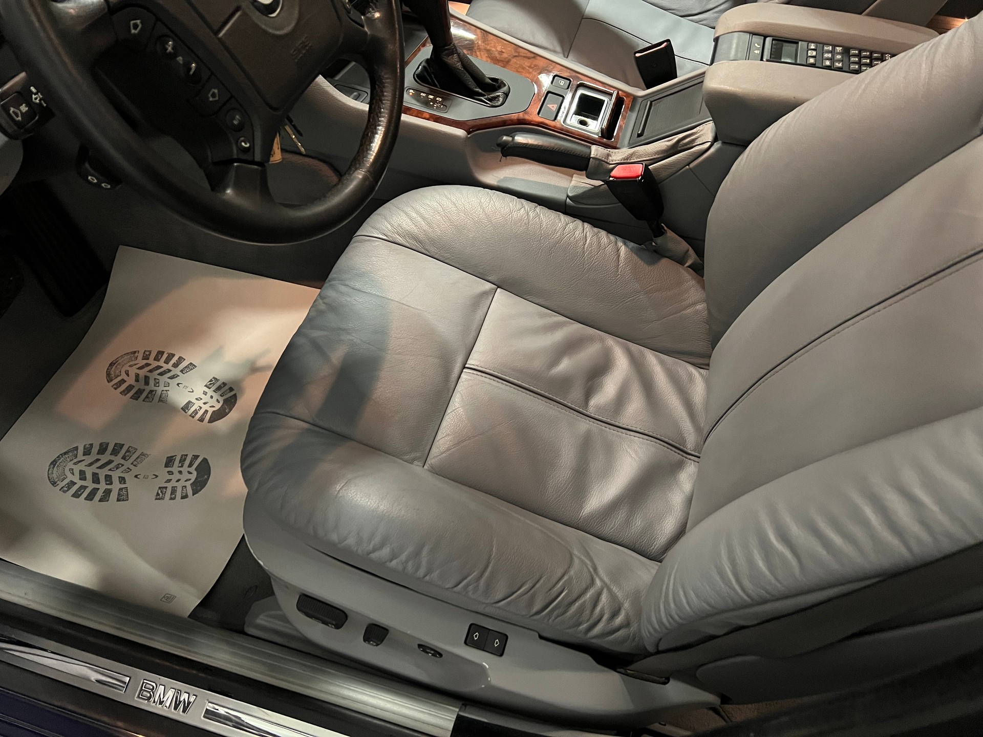 BMW 540i-image-15