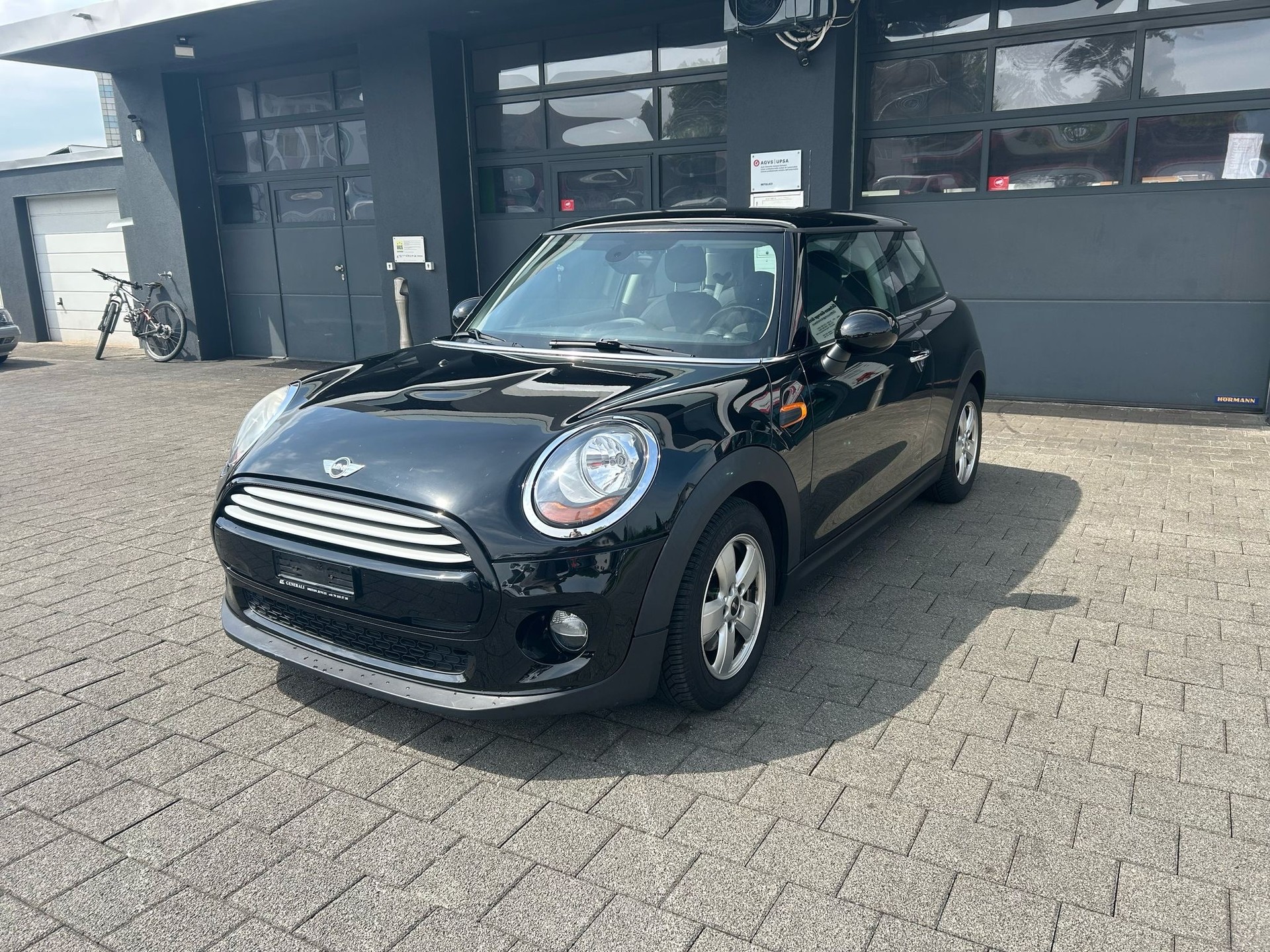 MINI Cooper-image-2