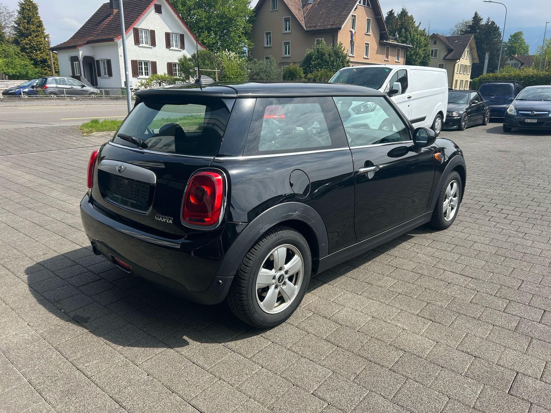 MINI Cooper-image-3