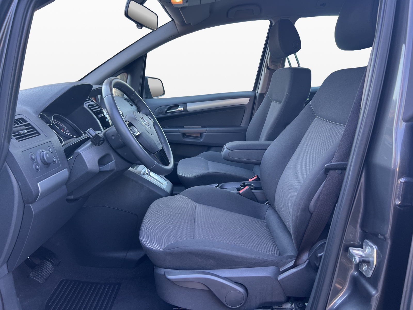 OPEL Zafira 2.2i 16V Cosmo Automatic-image-8