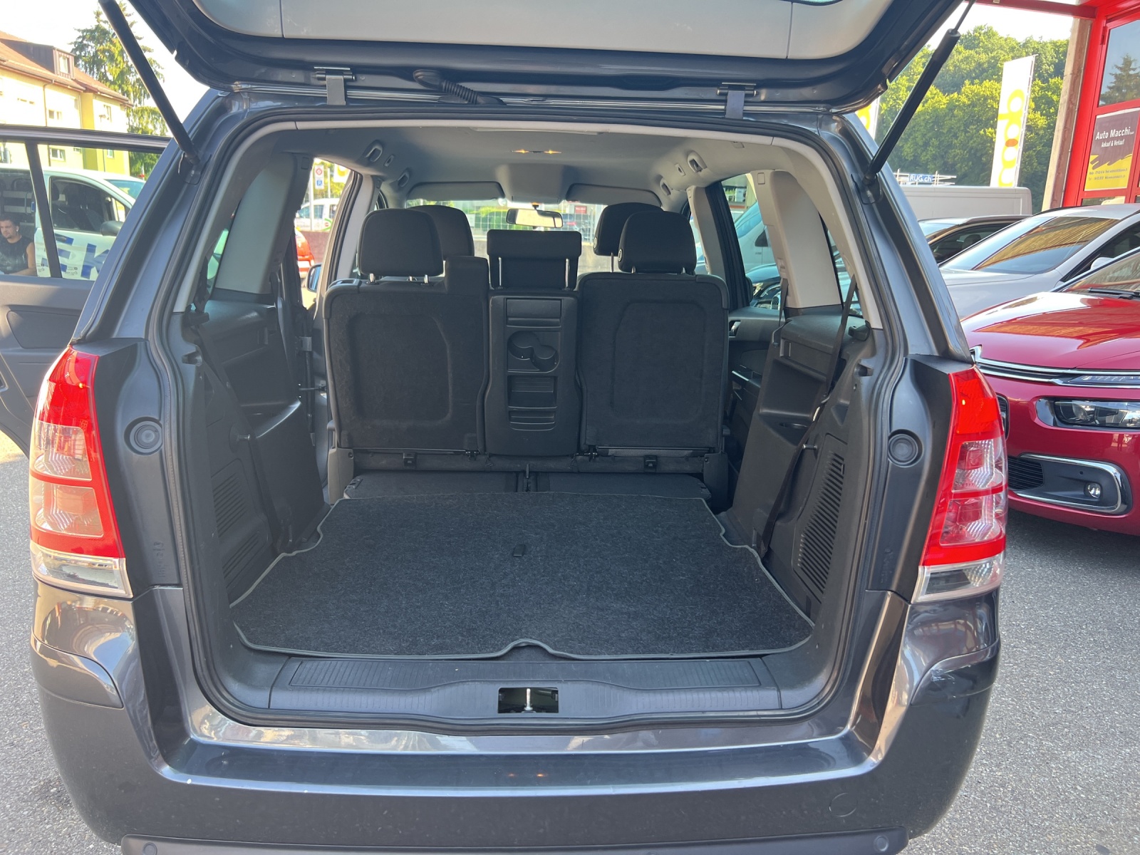 OPEL Zafira 2.2i 16V Cosmo Automatic-image-24