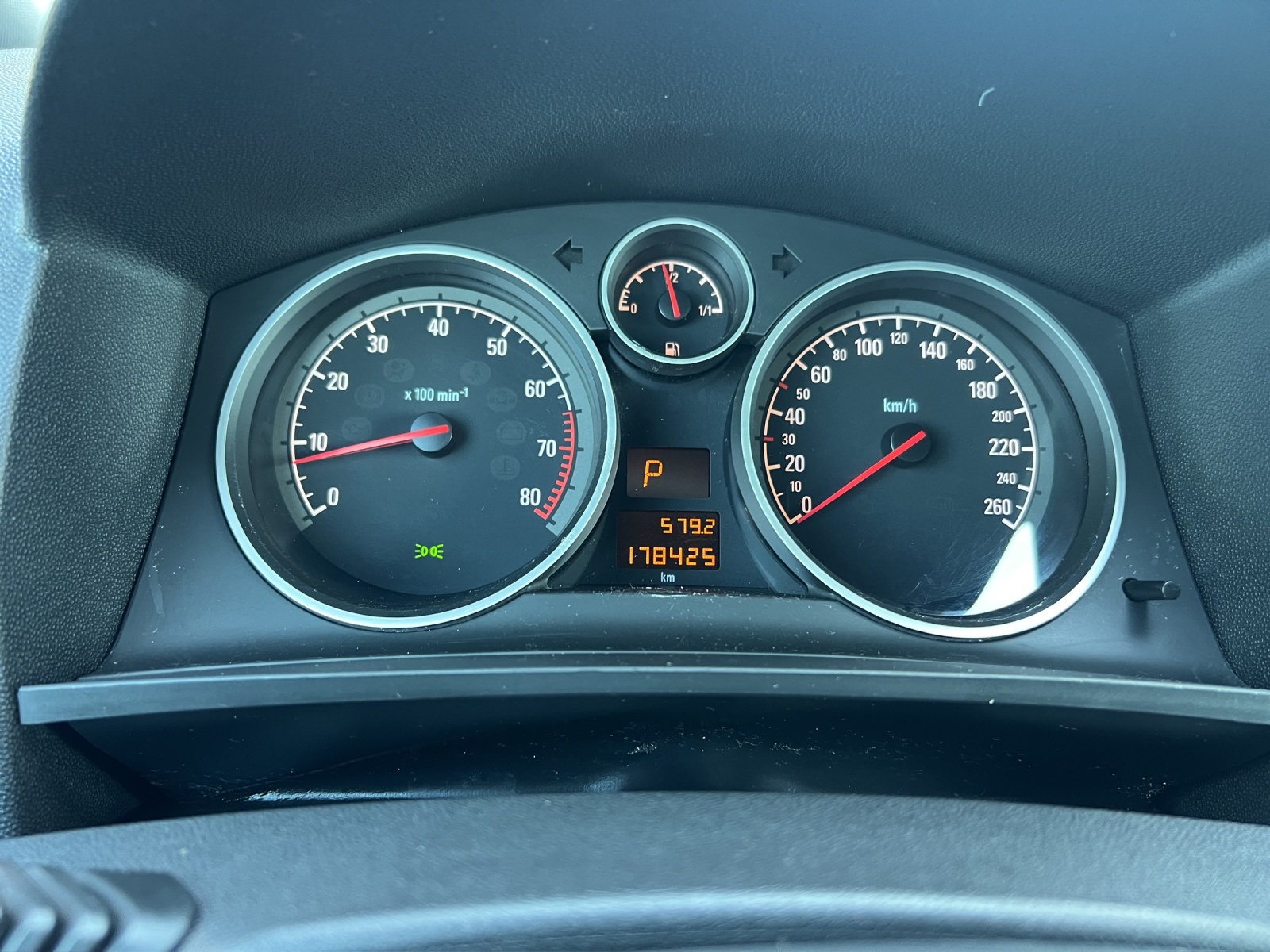 OPEL Zafira 2.2i 16V Cosmo Automatic-image-13