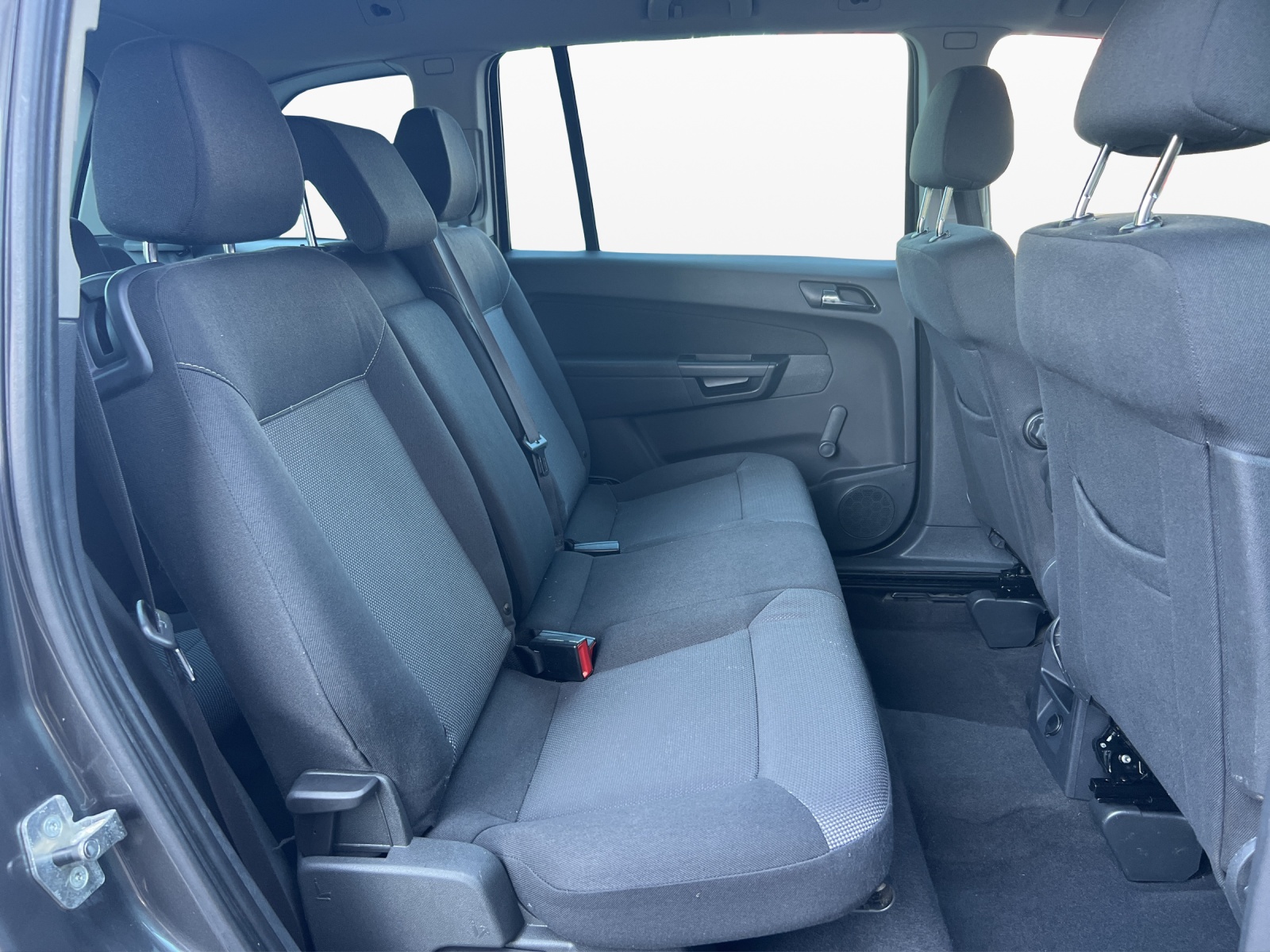 OPEL Zafira 2.2i 16V Cosmo Automatic-image-18