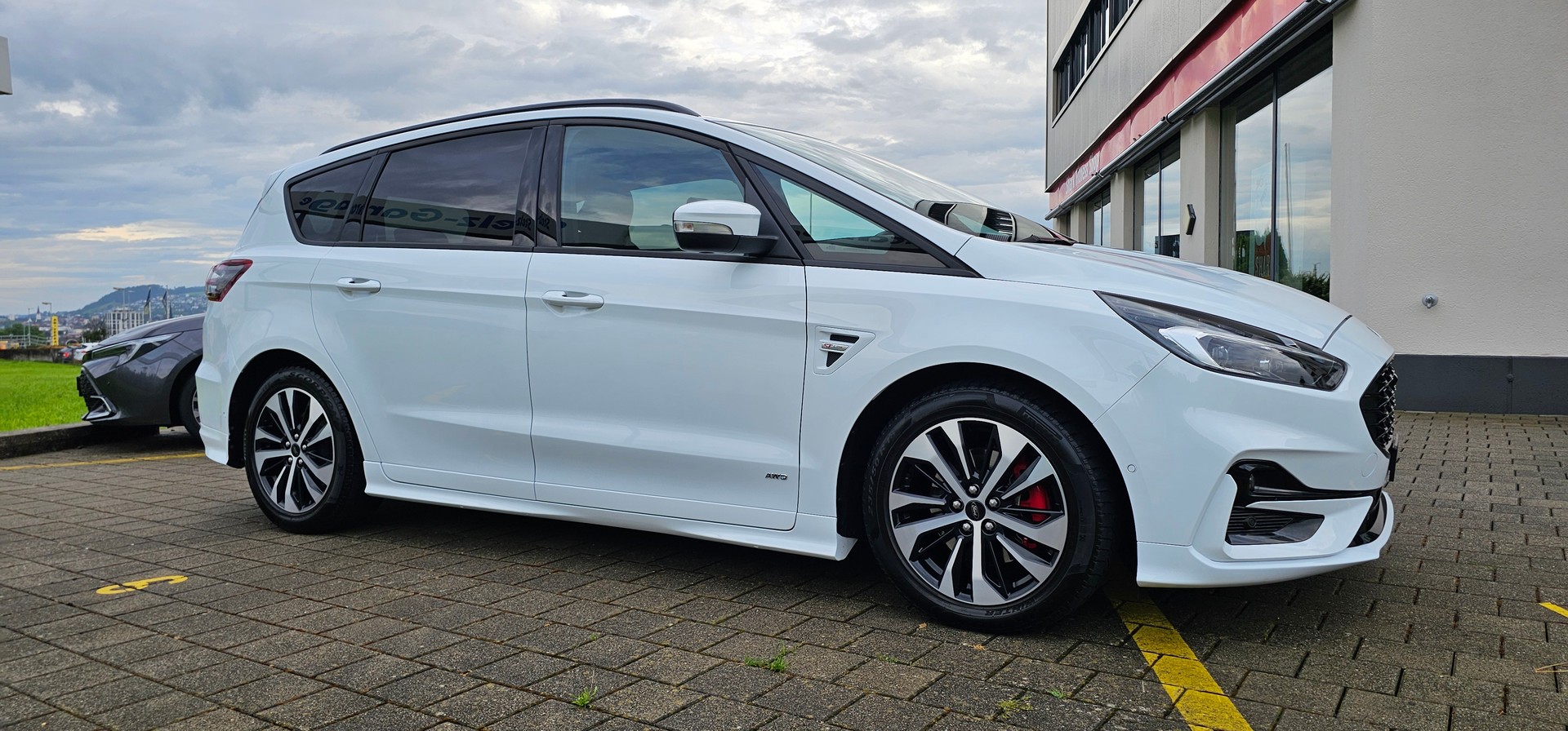 FORD S-Max 2.0 TDCi ST-Line AWD Automatic-image-4